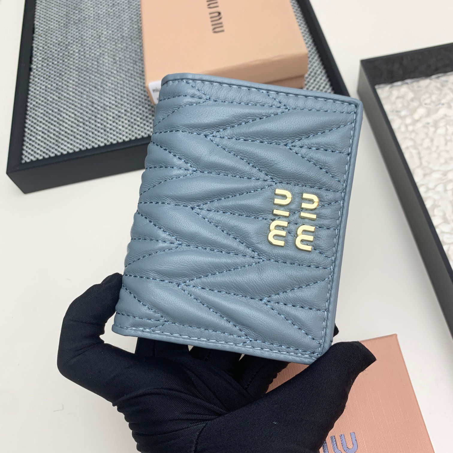 Miu Miu Leather Multi-Compartment Coin Purse - Image 3
