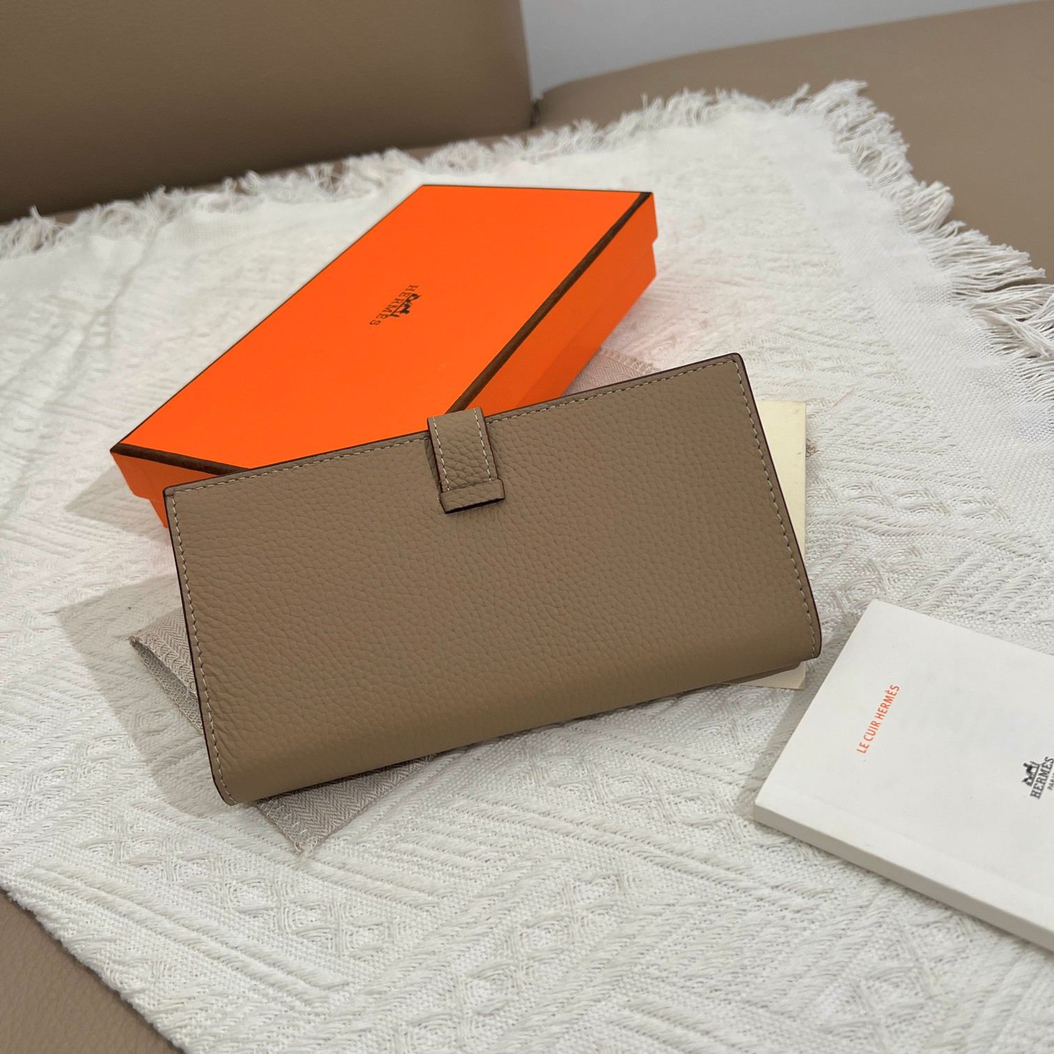 Hermès Togo Leather Vertical Zipper Wallet - Image 3