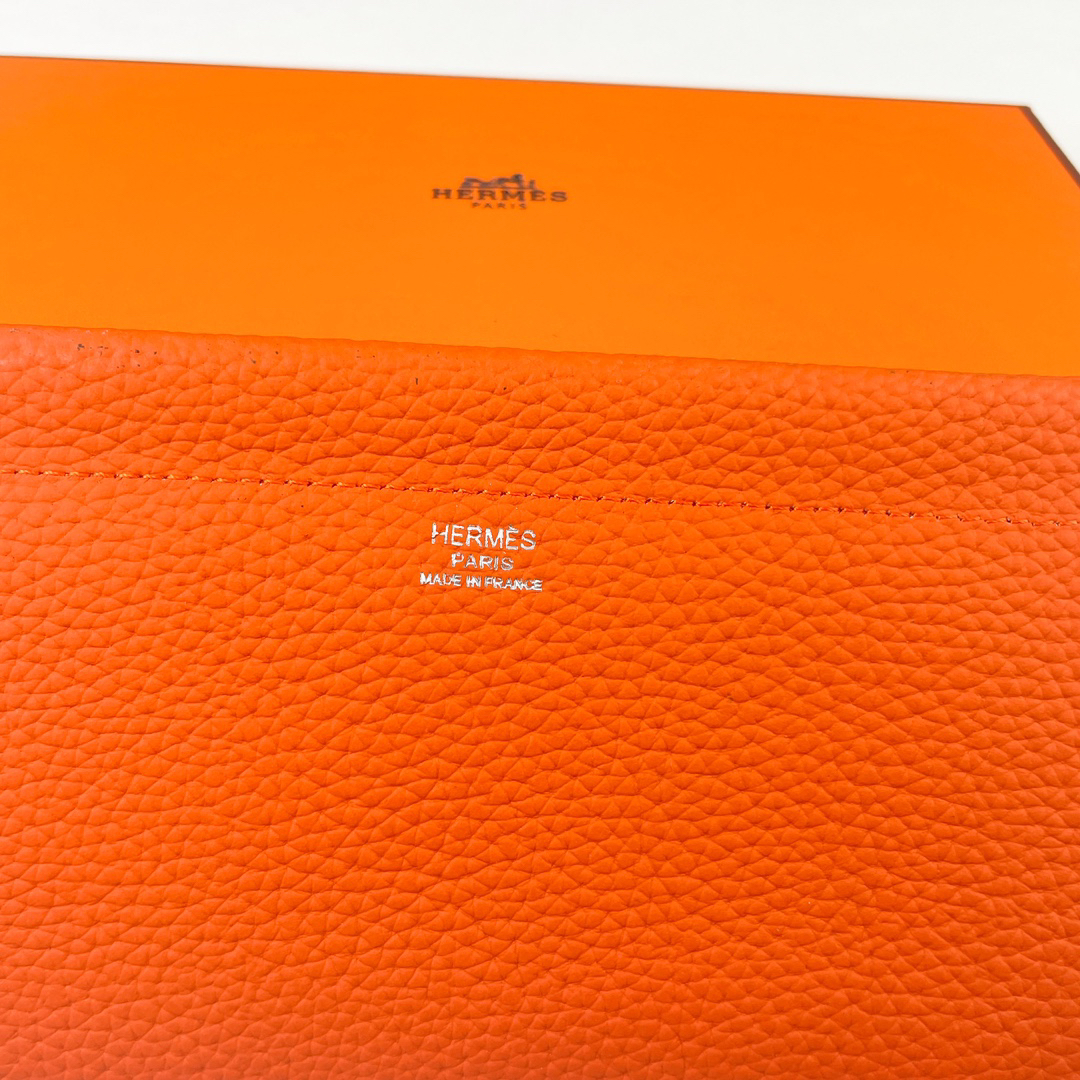 Hermès Togo Leather Wallet Model 6911 - Image 3