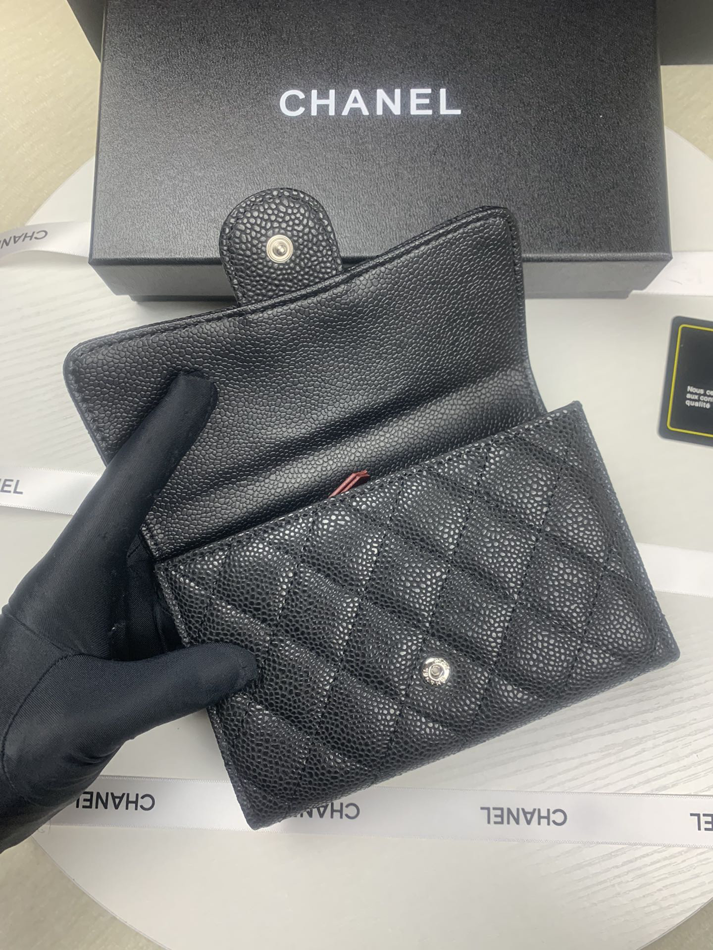 Chanel Medium Tri-Fold Wallet A84341 - Image 3