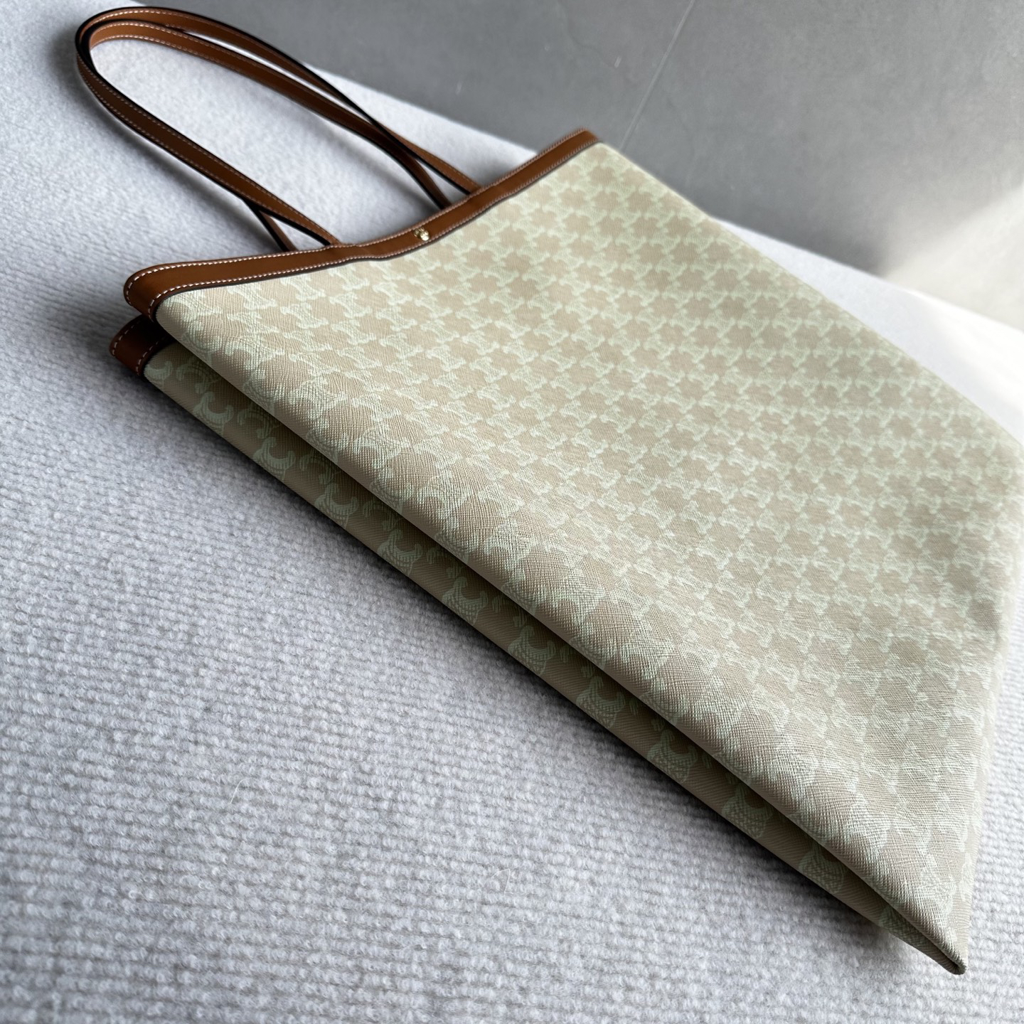 FLAT SHOER Logo-Print Tote Bag - Image 3