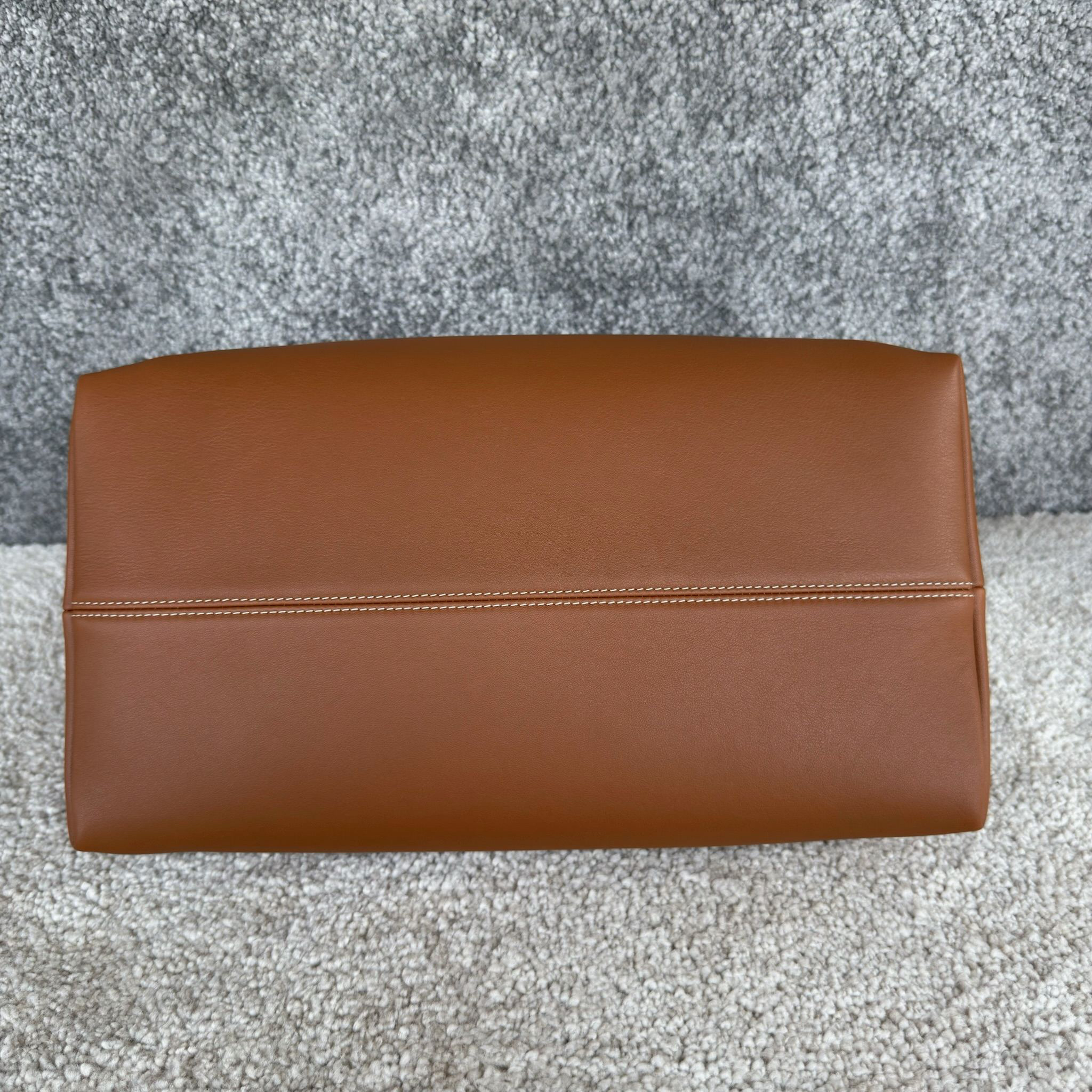 DOCTOR UCH Leather Crossbody Bag - Image 3