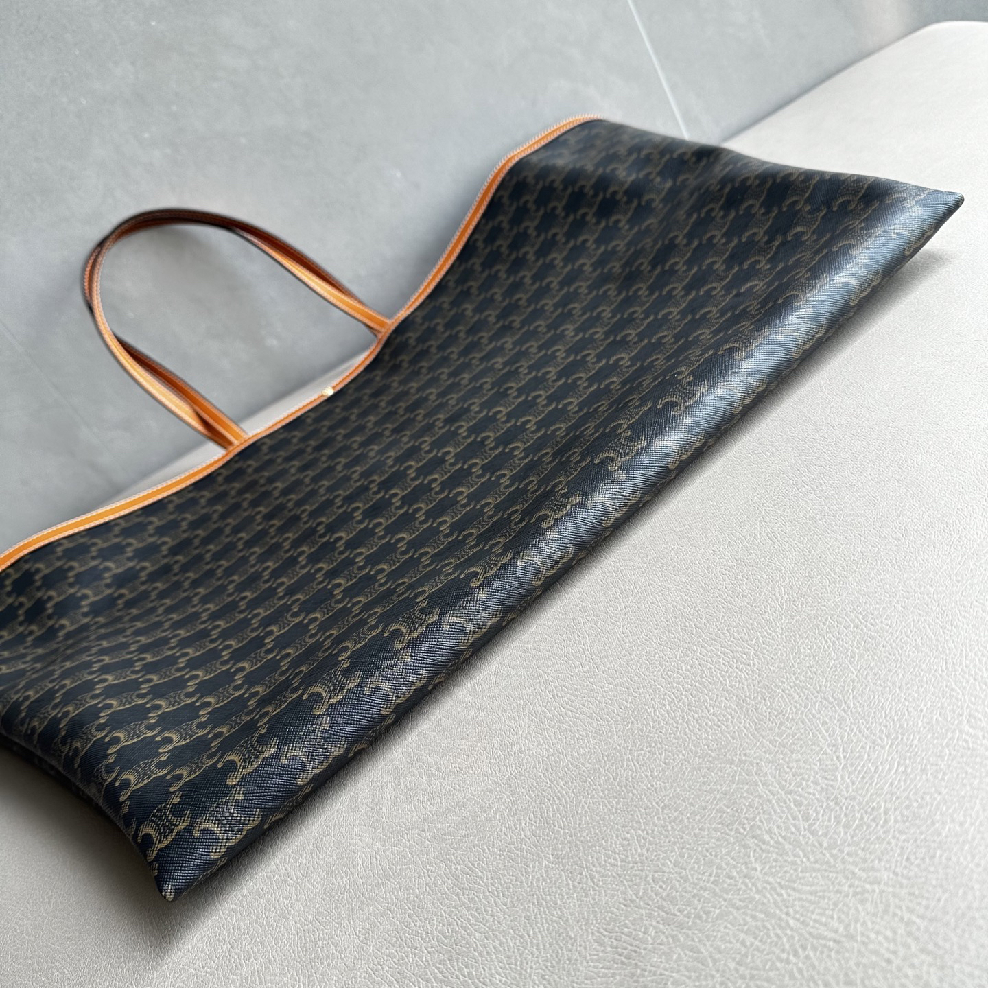 FLAT SHOER Logo-Print Leather Tote Bag - Image 3