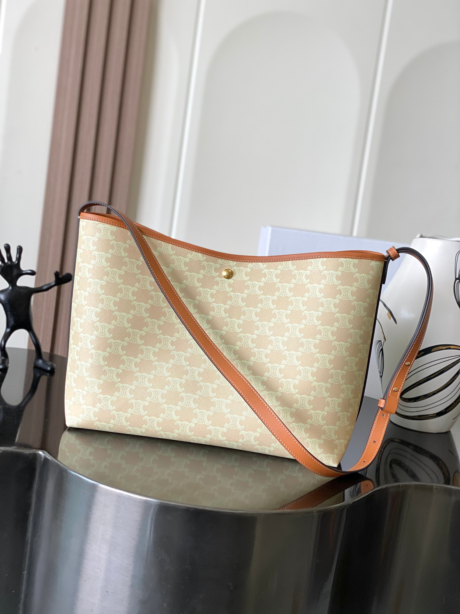 Celine 26 Soft Monogram Large-Capacity Shoulder Bag - Image 3