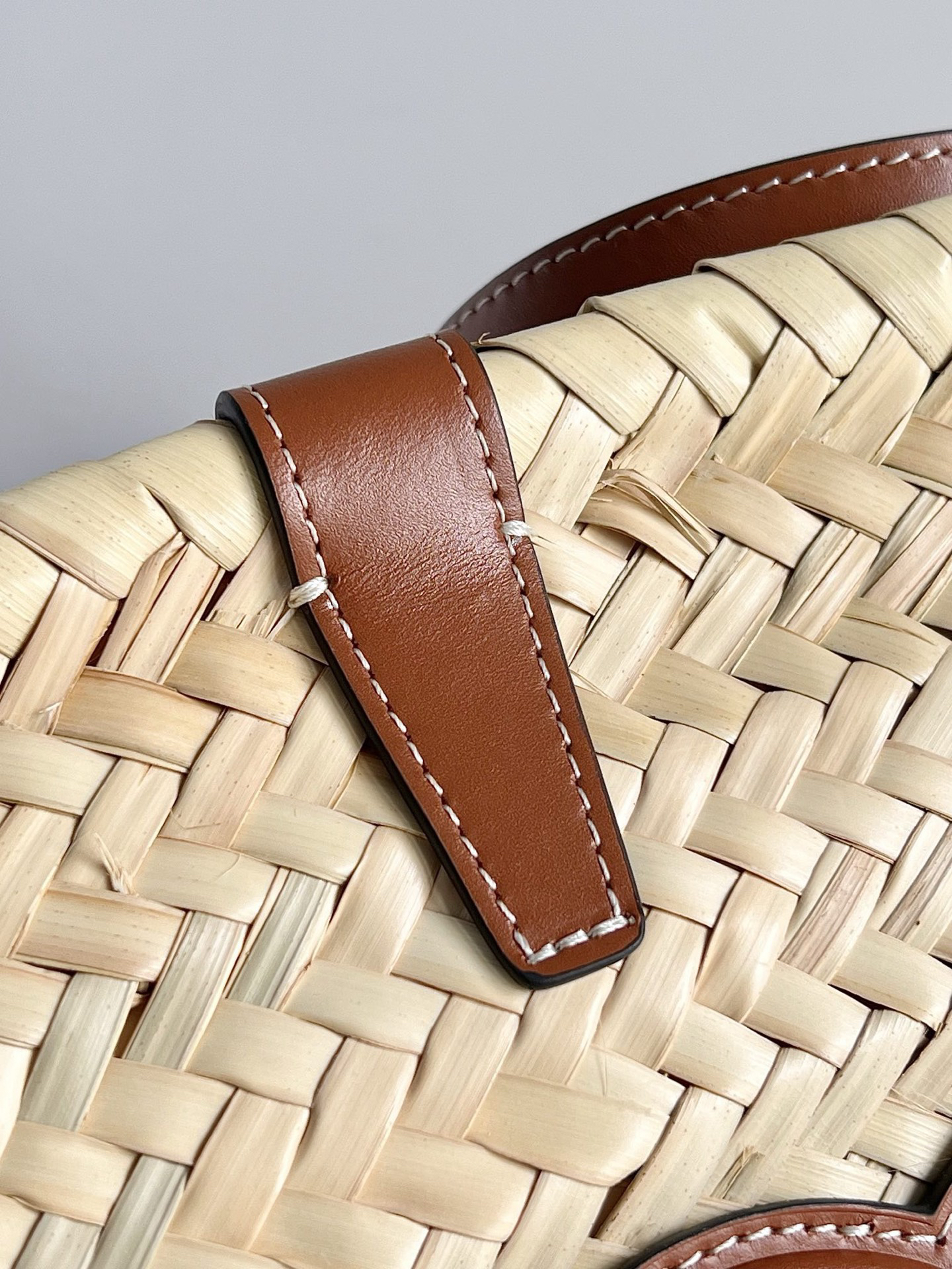 Celine Classic Palm Leaf and Cowhide Woven Tote Bag - Image 4