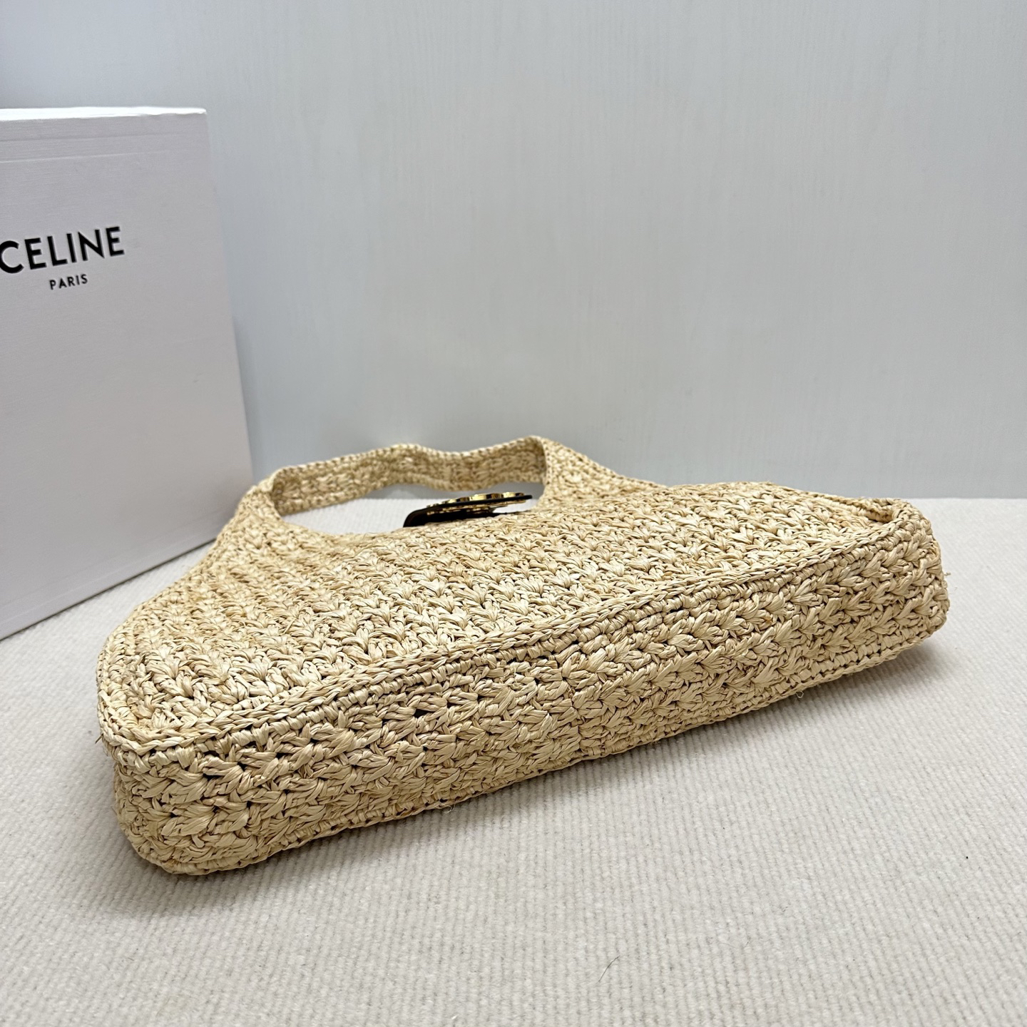 Cabas Triangle Woven Straw Shoulder Bag - Image 4