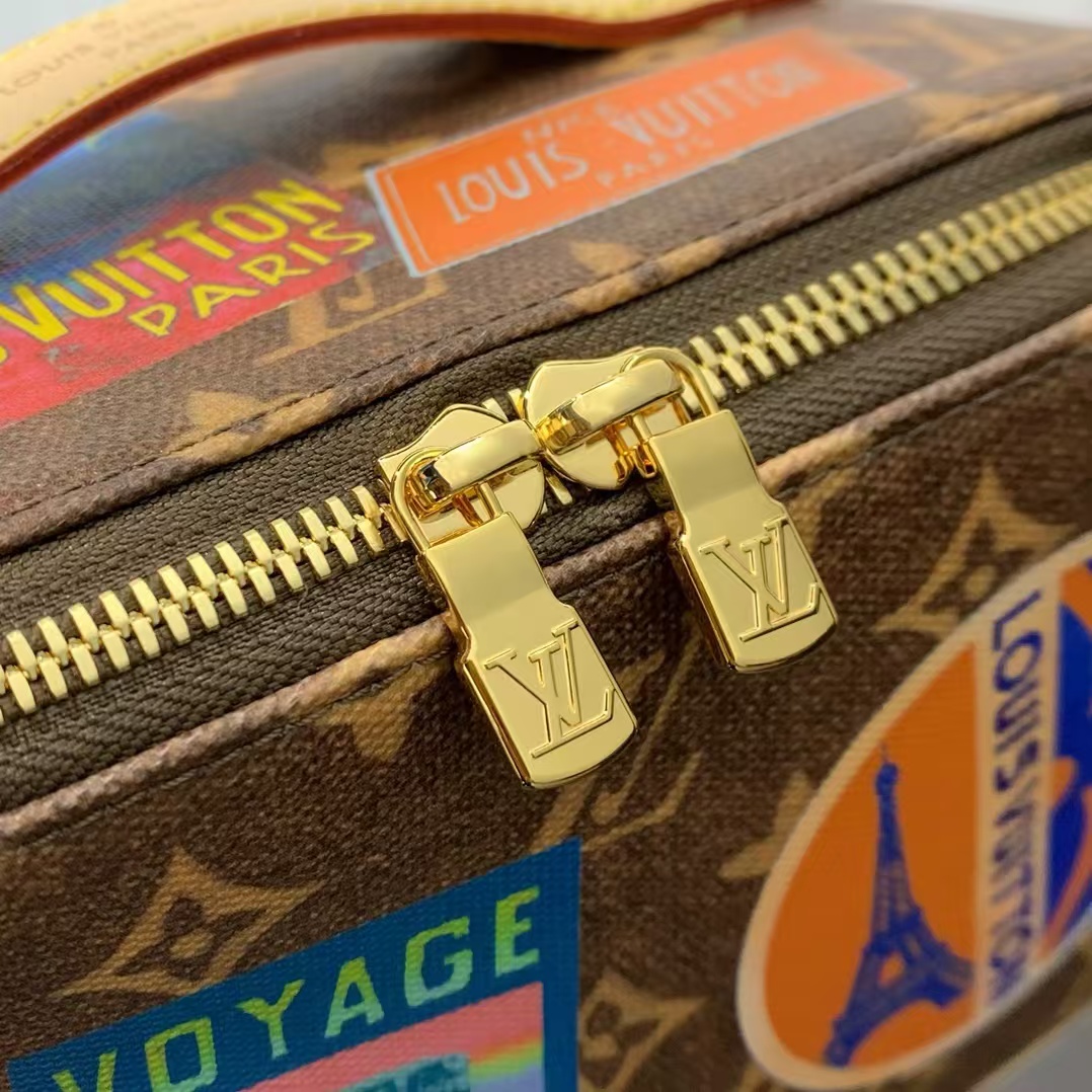 Louis Vuitton Monogram Cosmetic Pouch M14744 - Image 4