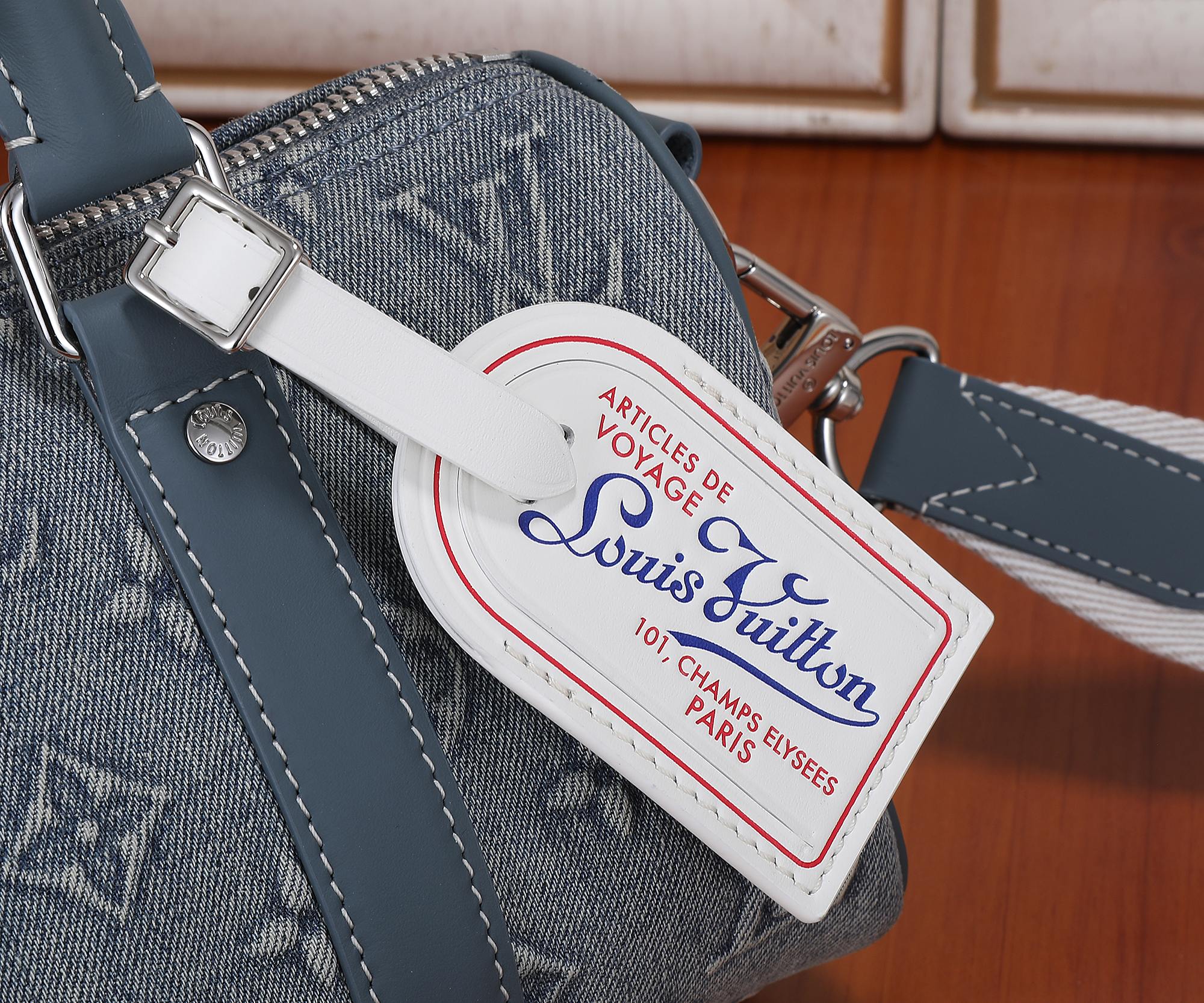 Louis Vuitton Keepall Bandoulière 25 Handbag in Monogram Washed Denim - Image 4