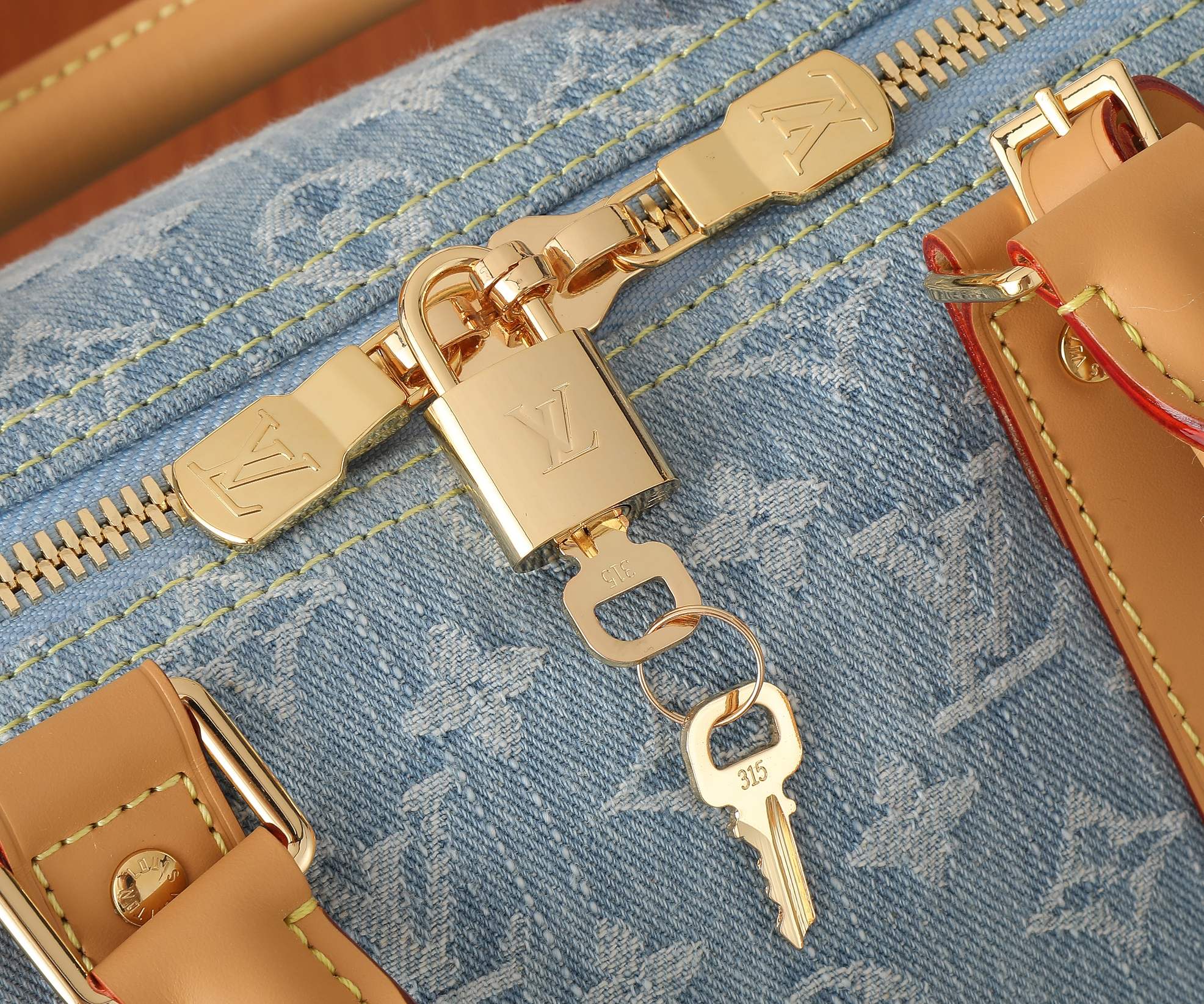 Louis Vuitton Keepall Bandoulière 45 Monogram Denim Travel Bag - Image 4