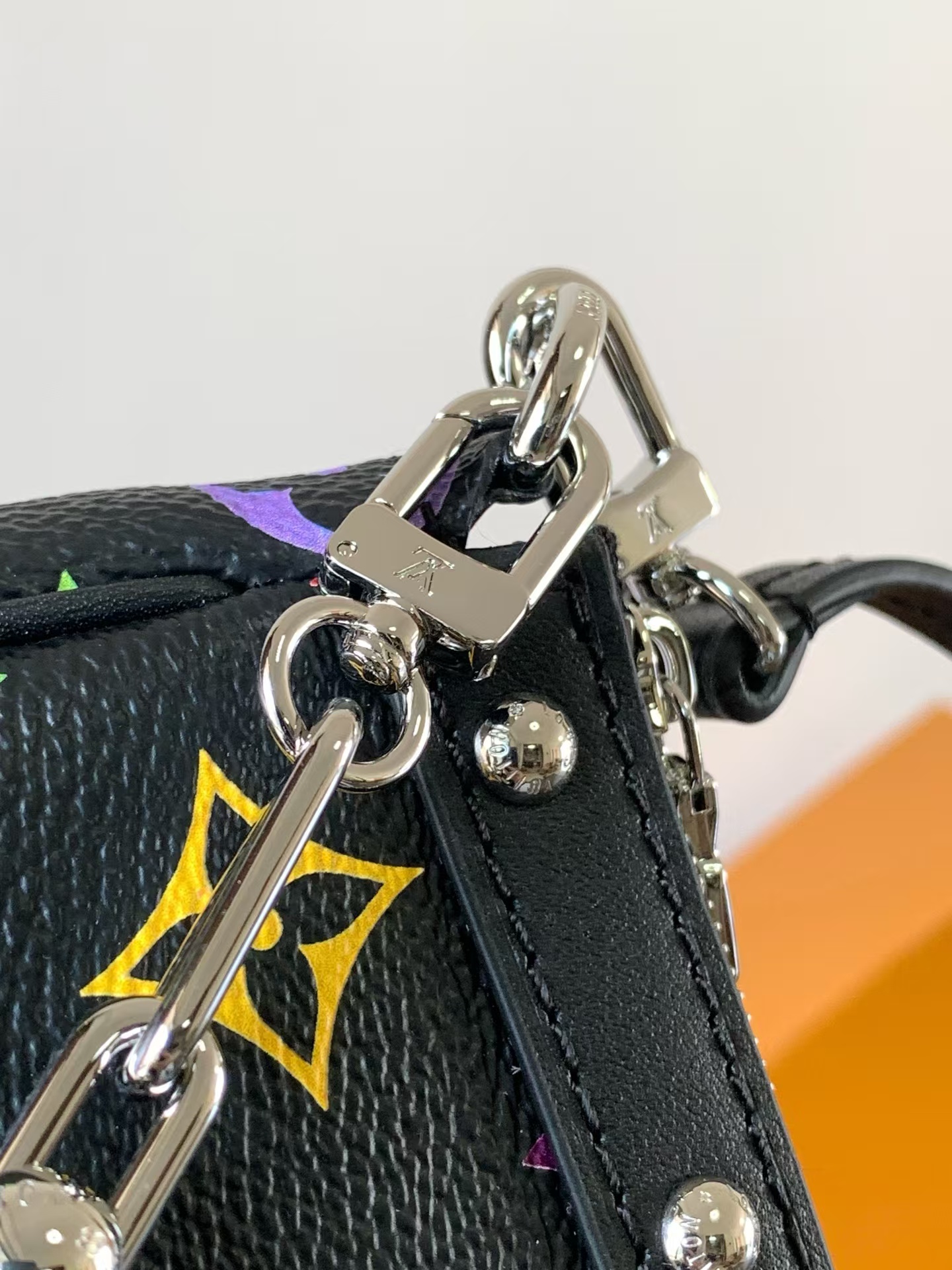 Louis Vuitton x Takashi Murakami Pochette Accessoires M13663 - Image 4