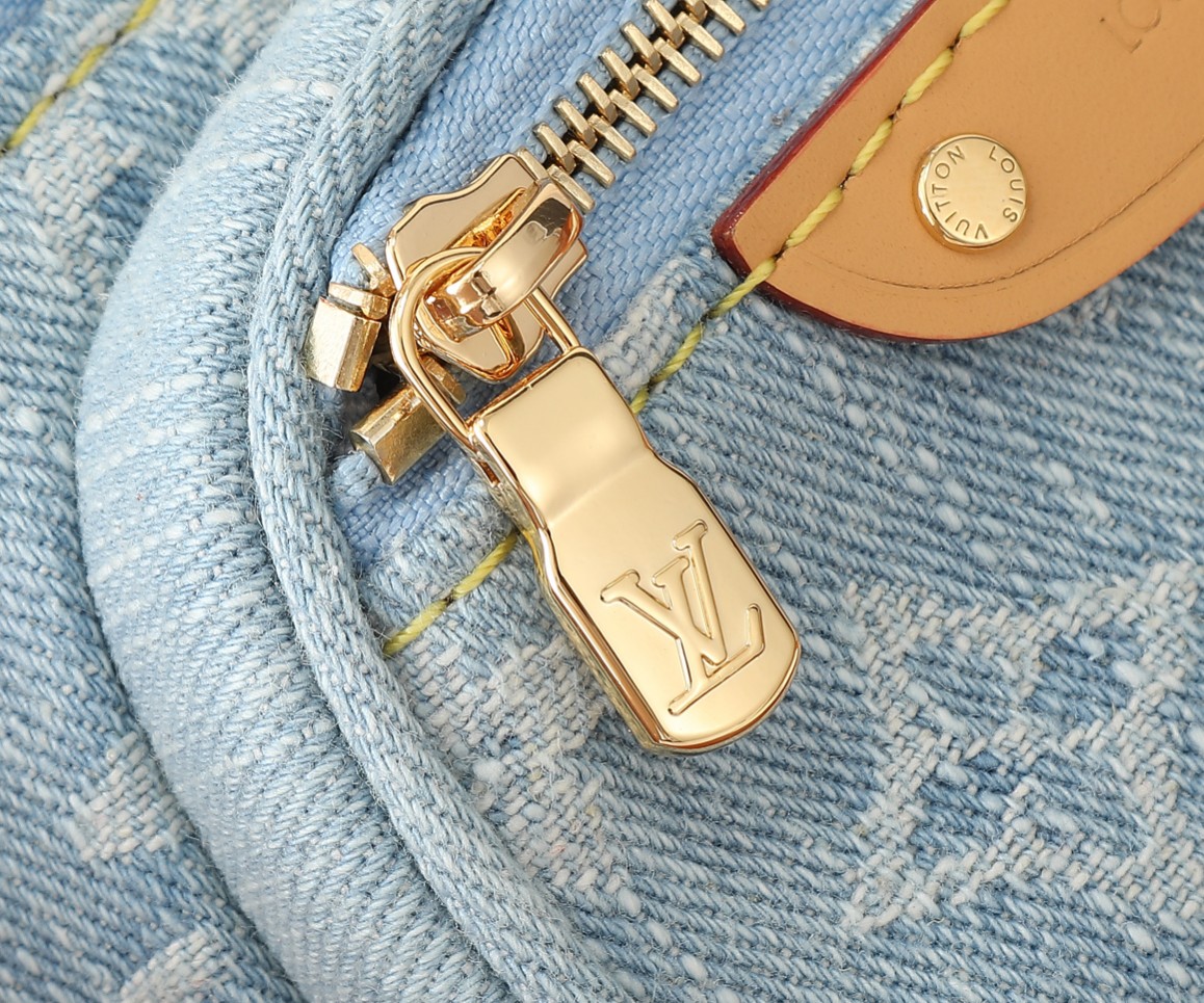 Louis Vuitton Mini Bumbag M83353 - Image 4