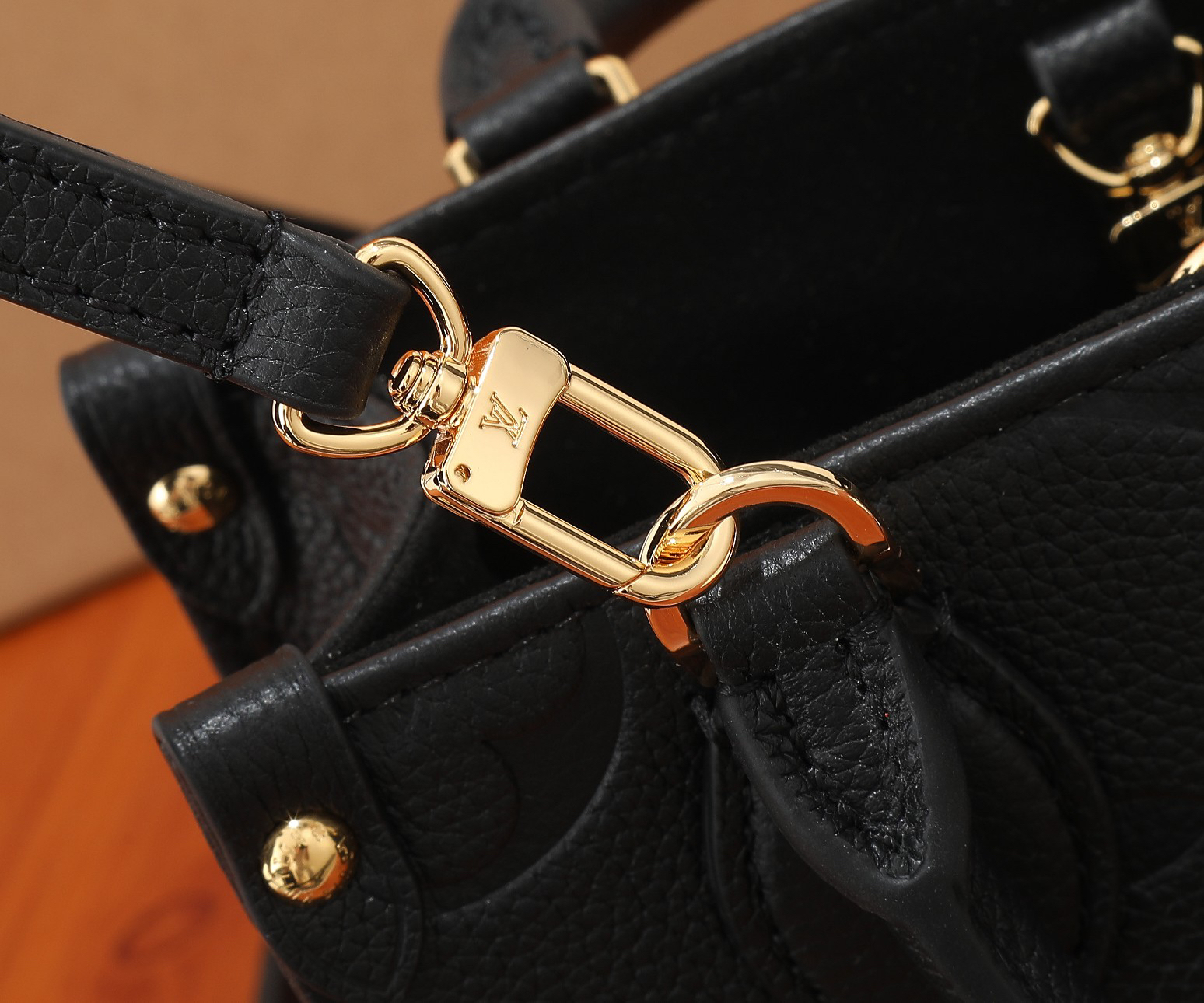 Louis Vuitton OnTheGo BB Handbag in Monogram Empreinte Leather - Image 4