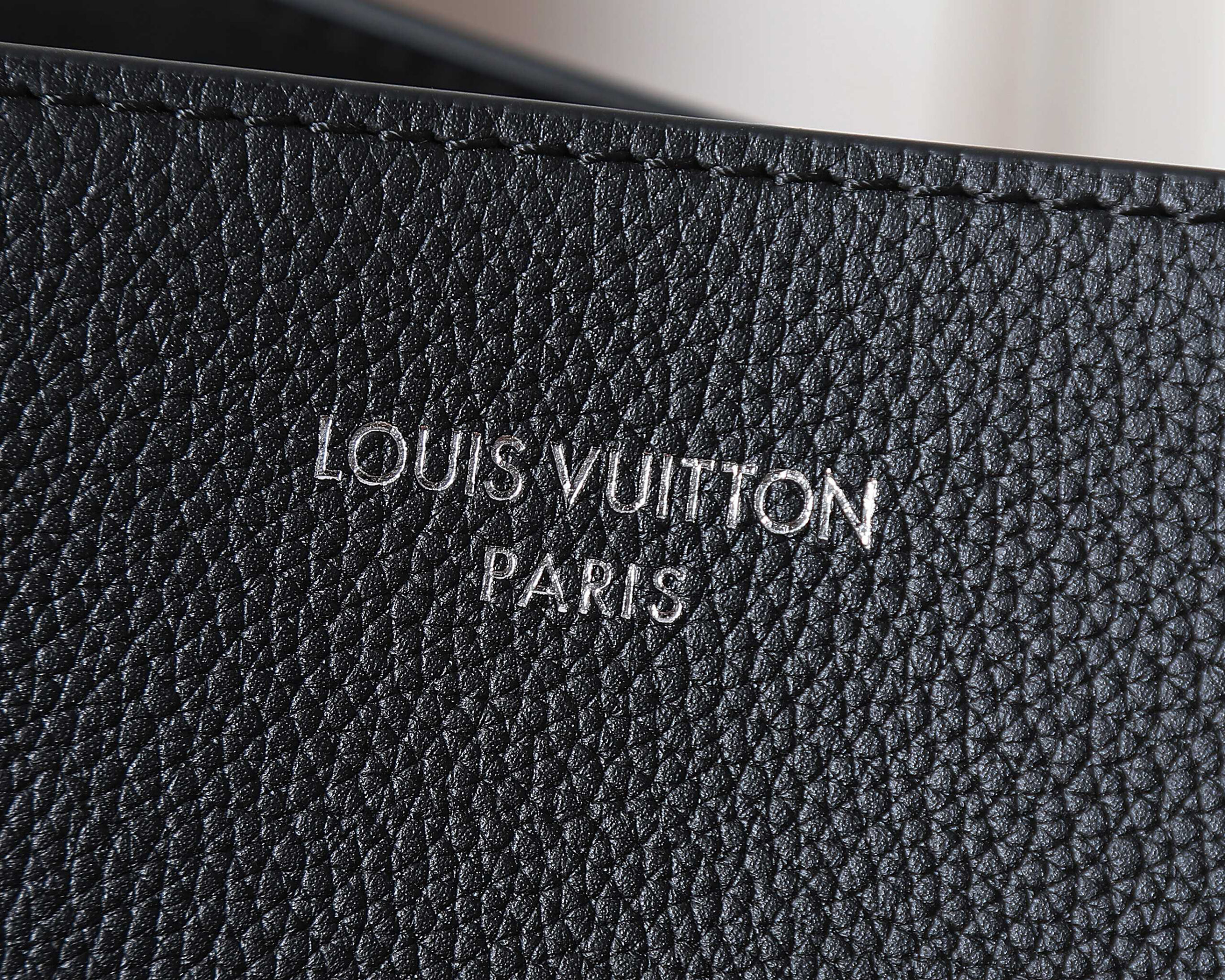Louis Vuitton Verso Hobo Bag M27022 - Image 4