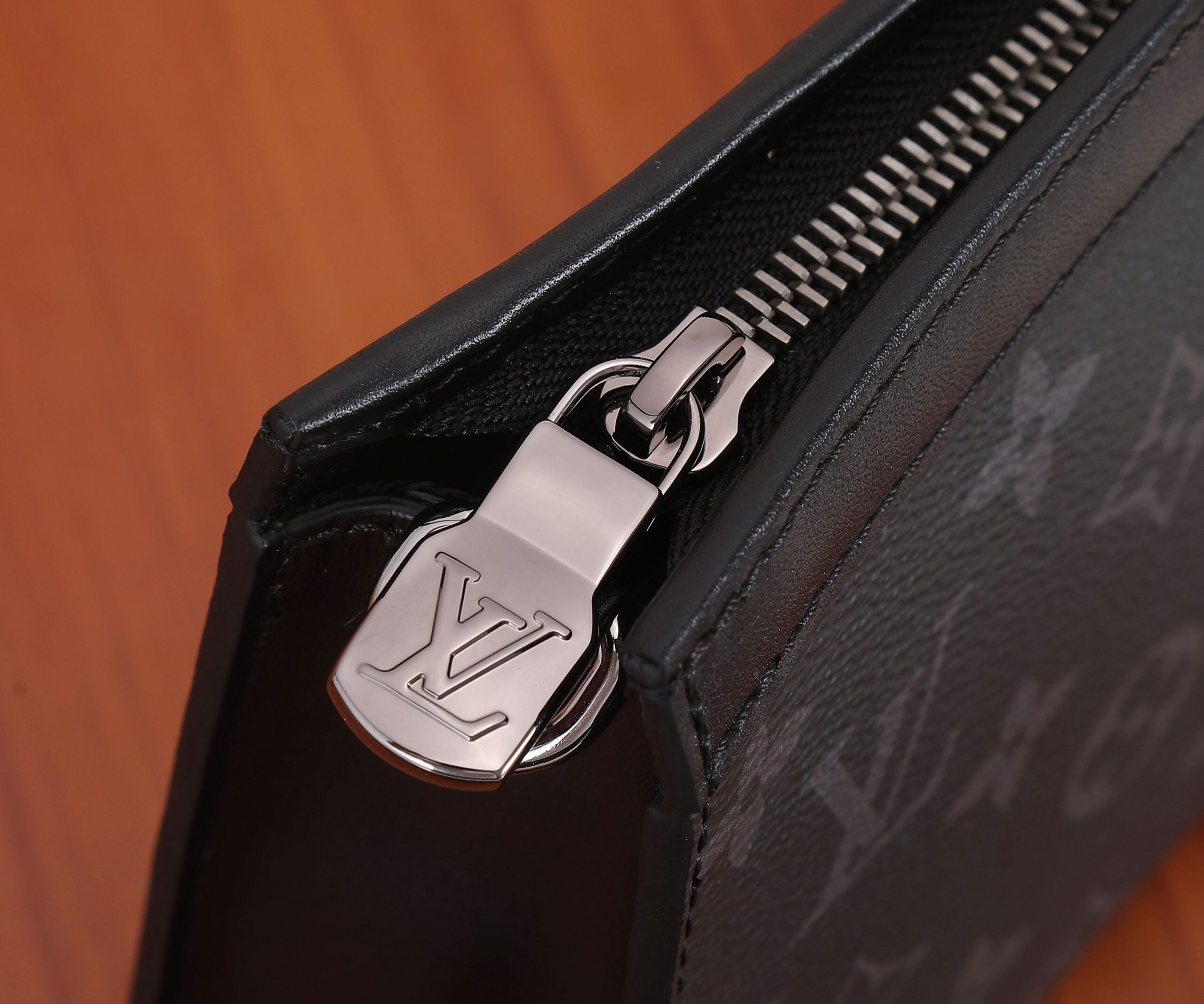 Louis Vuitton Gaston Wearable Wallet M81124 in Monogram Eclipse Reverse - Image 4