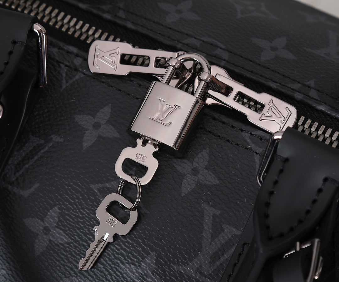 Louis Vuitton Keepall 45 Travel Bag in Monogram Eclipse Canvas - Image 4
