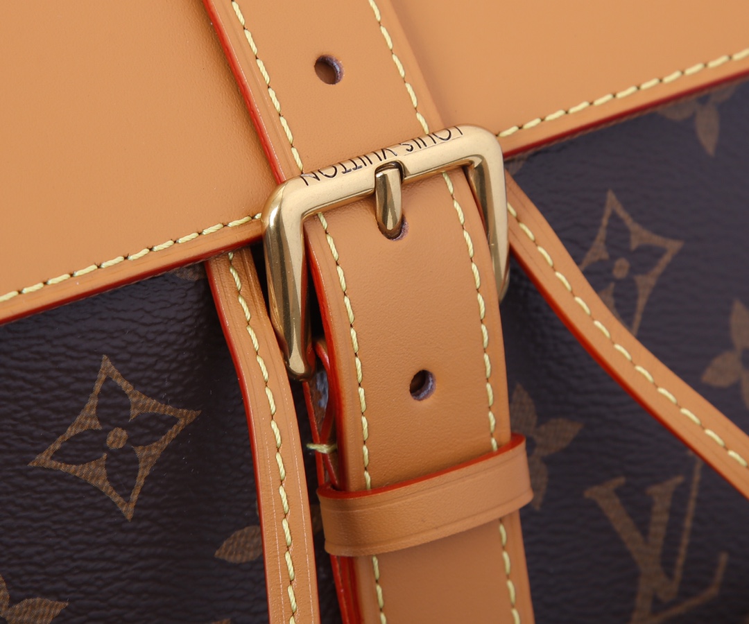 Louis Vuitton Trio Monogram Canvas Shoulder Bag - Image 4