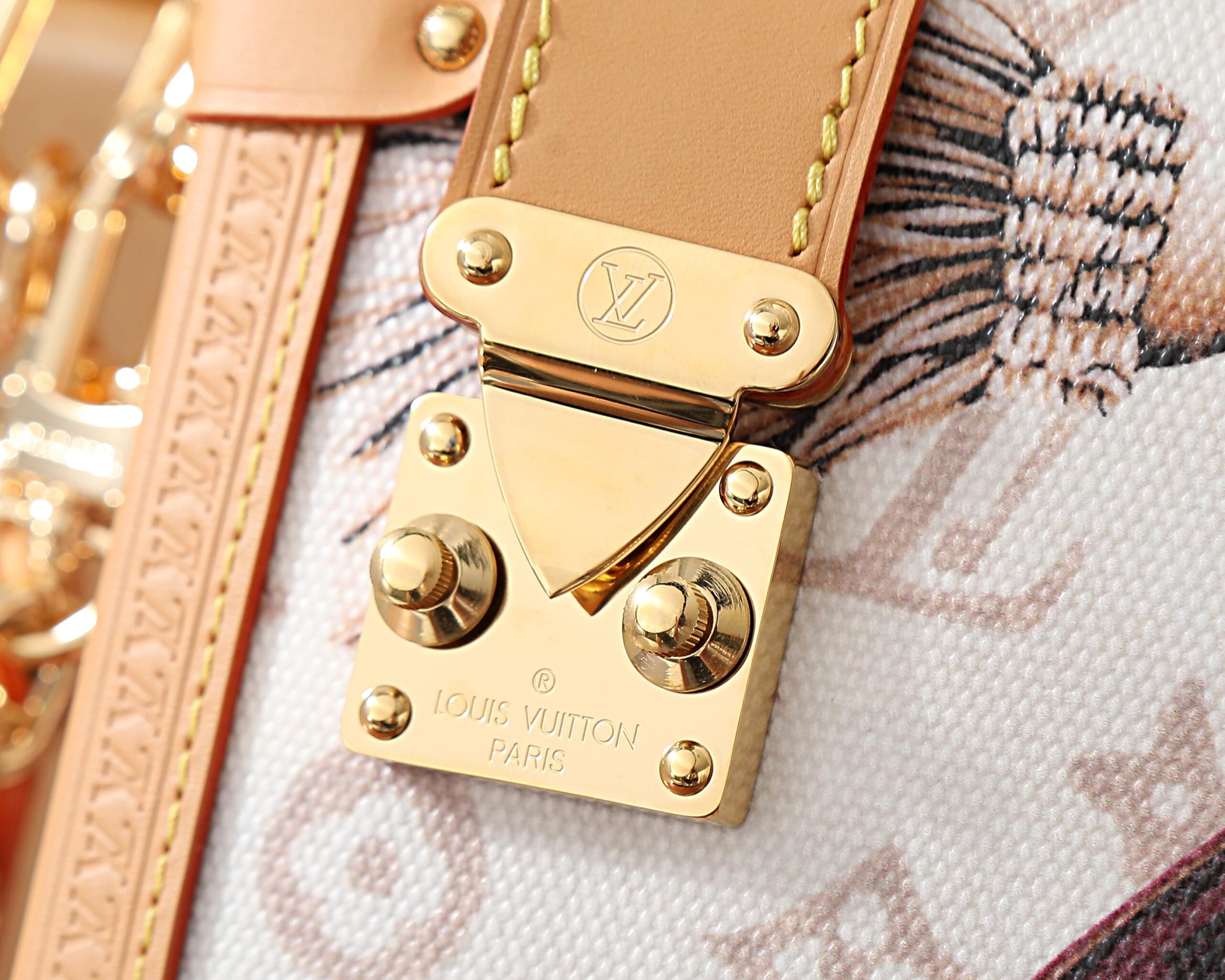 Louis Vuitton Flight Mode Getaway Side Trunk Large Shoulder Bag M29355 - Image 4