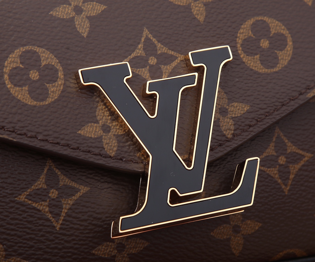 Louis Vuitton Monogram Chain Bag - Image 4