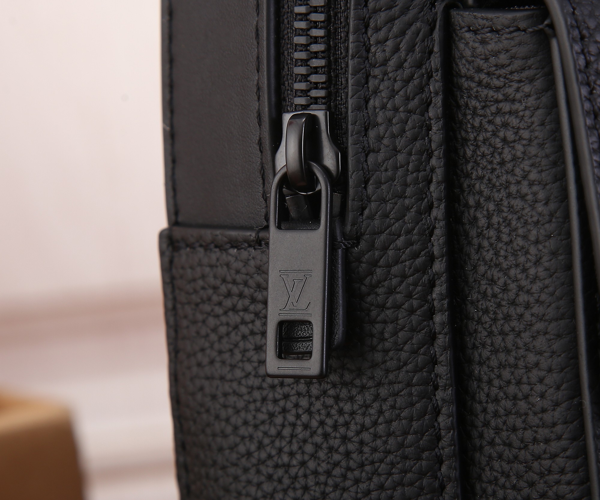 Pilot Shoulder Bag - Image 4