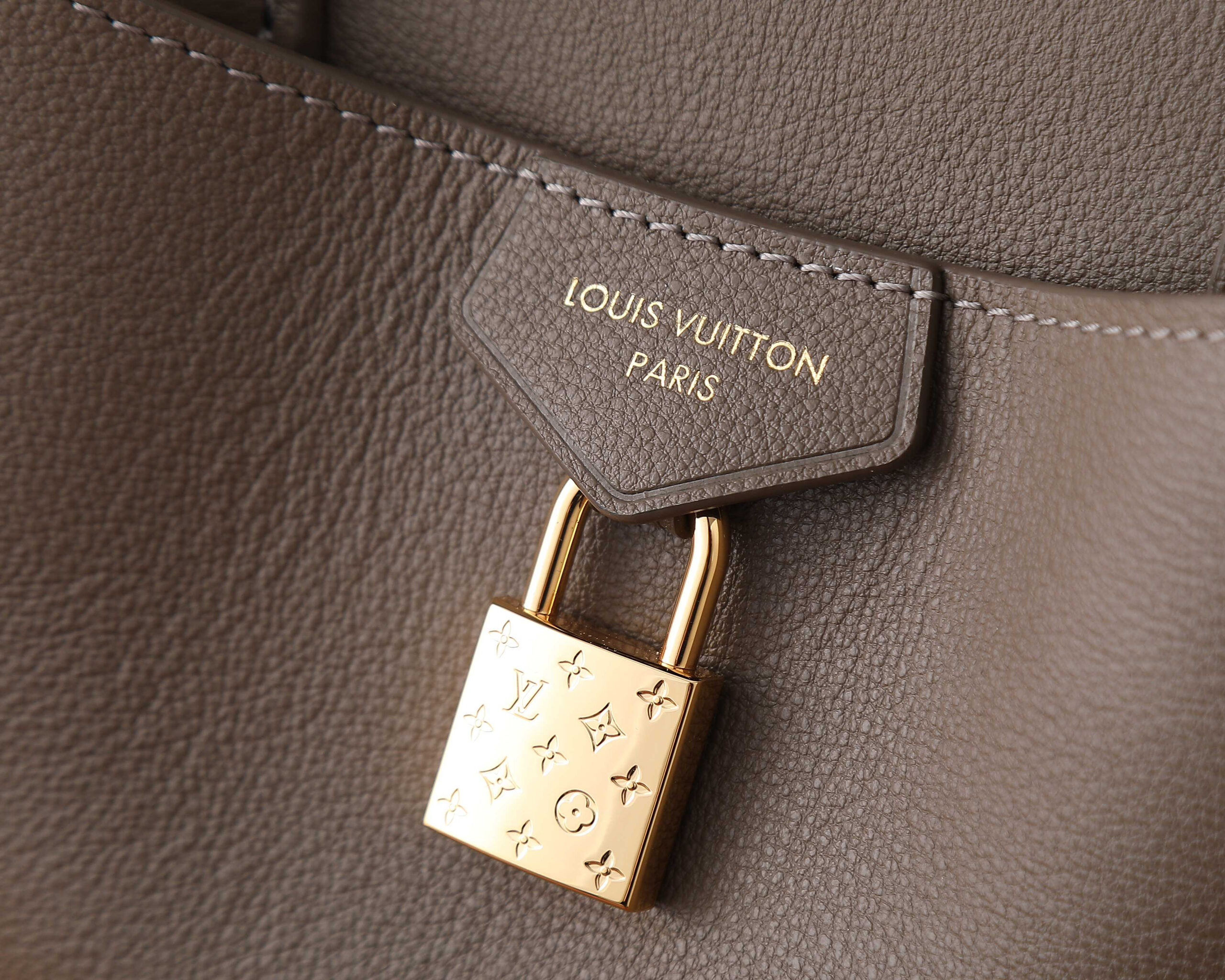 Louis Vuitton Vendôme PM Handbag - Image 4