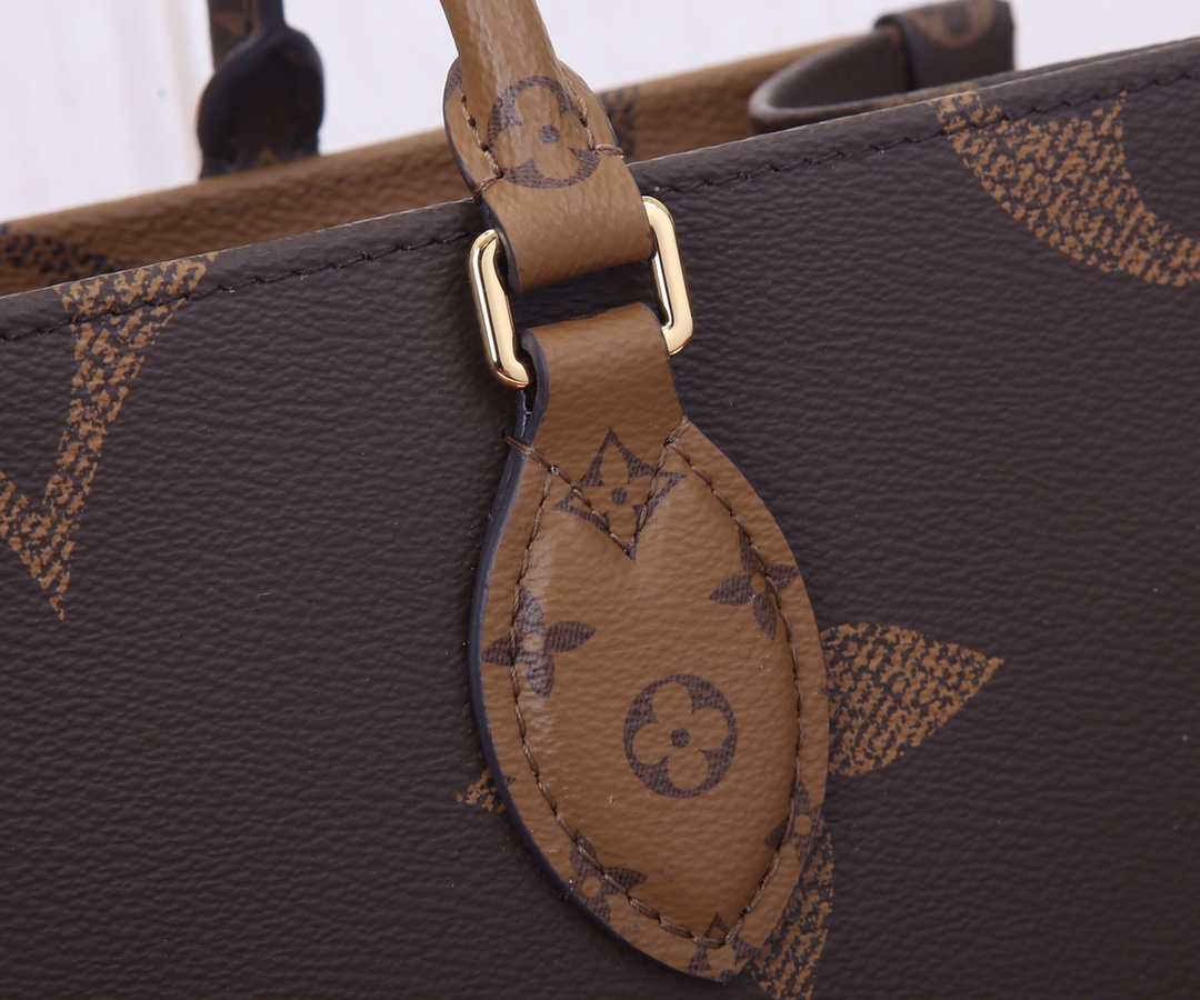 Louis Vuitton OnTheGo MM Tote Bag - Image 4