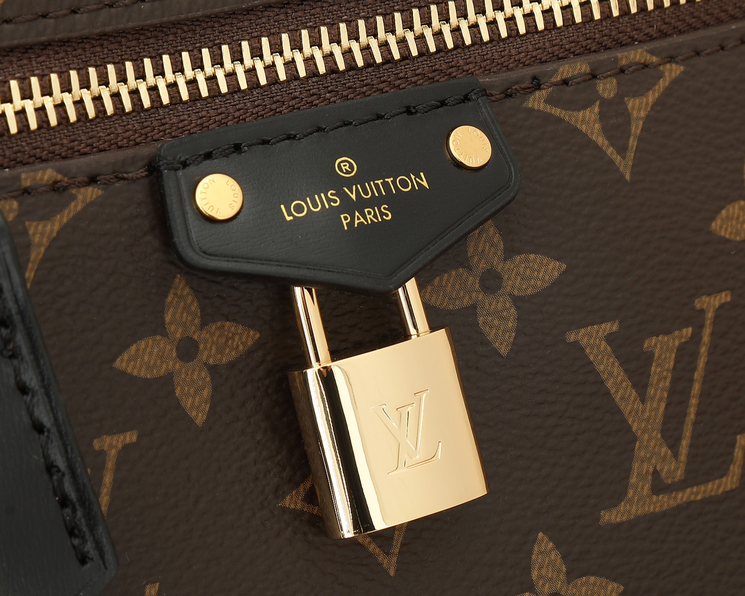 Louis Vuitton Vanity Chain Pouch M47125 - Image 4