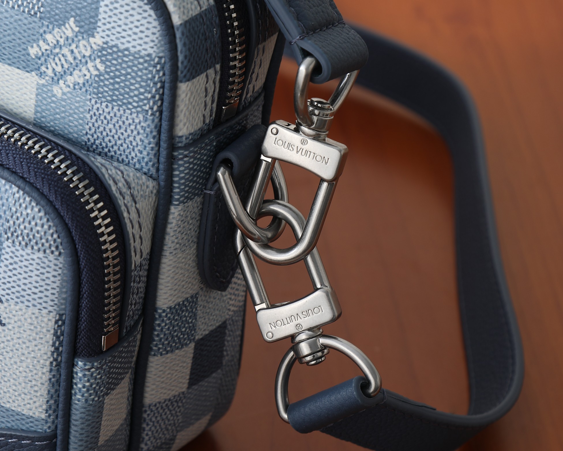 Louis Vuitton Nil Damoflage Coated Canvas Bag - Image 4