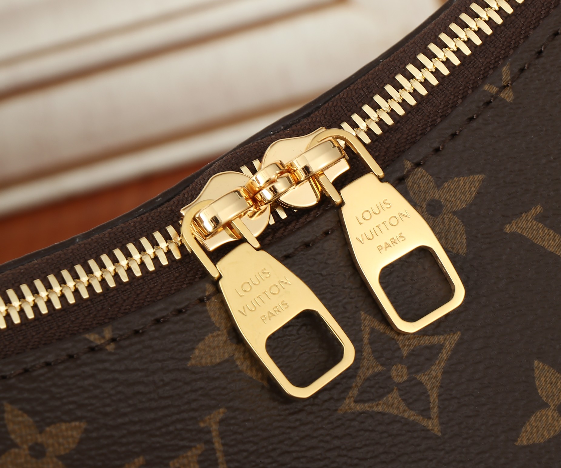 Louis Vuitton Slouchy Small Handbag M11952 - Image 4