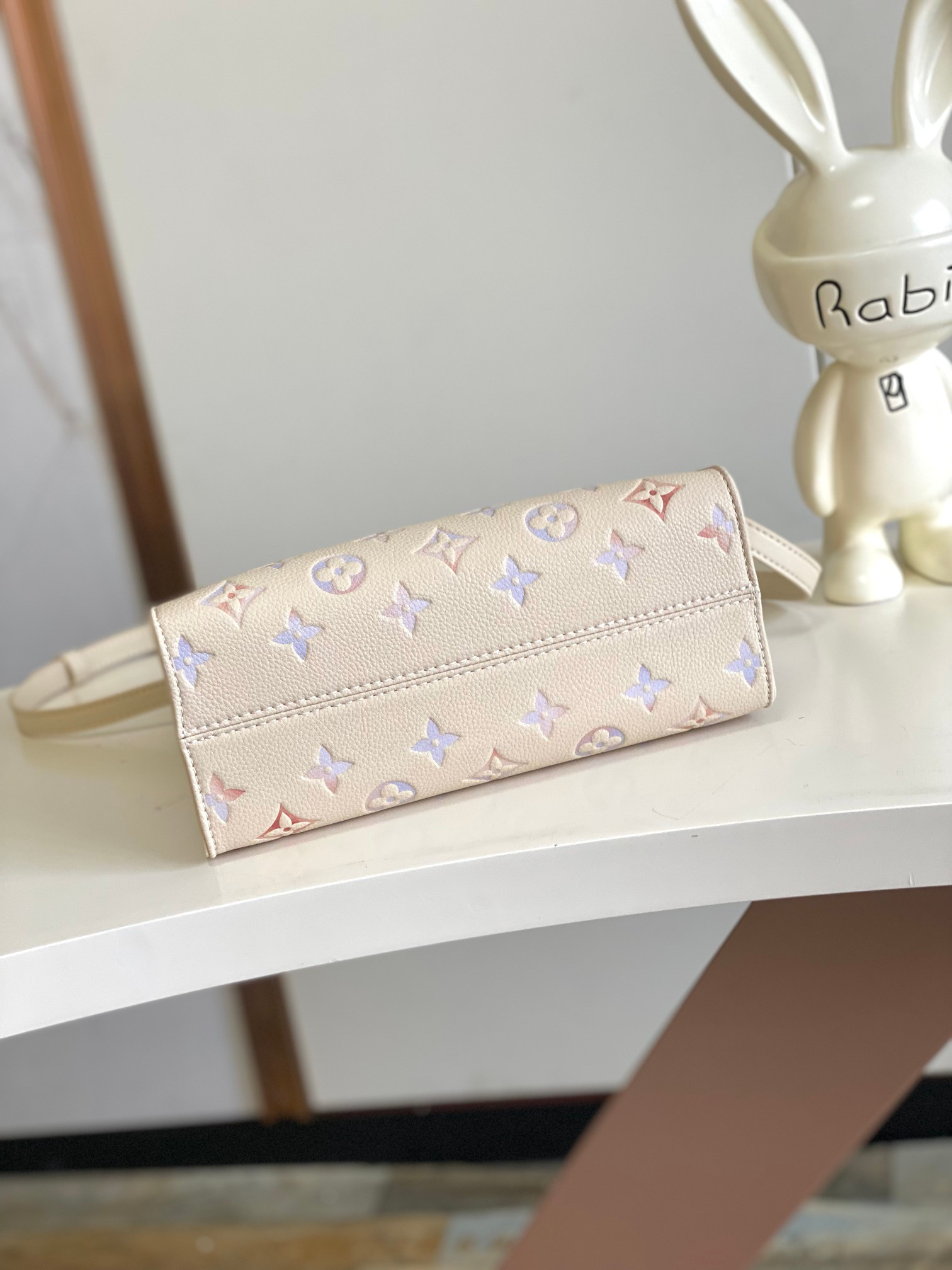Louis Vuitton OnTheGo Small Crossbody Bag in Monogram Empreinte Leather - Image 4