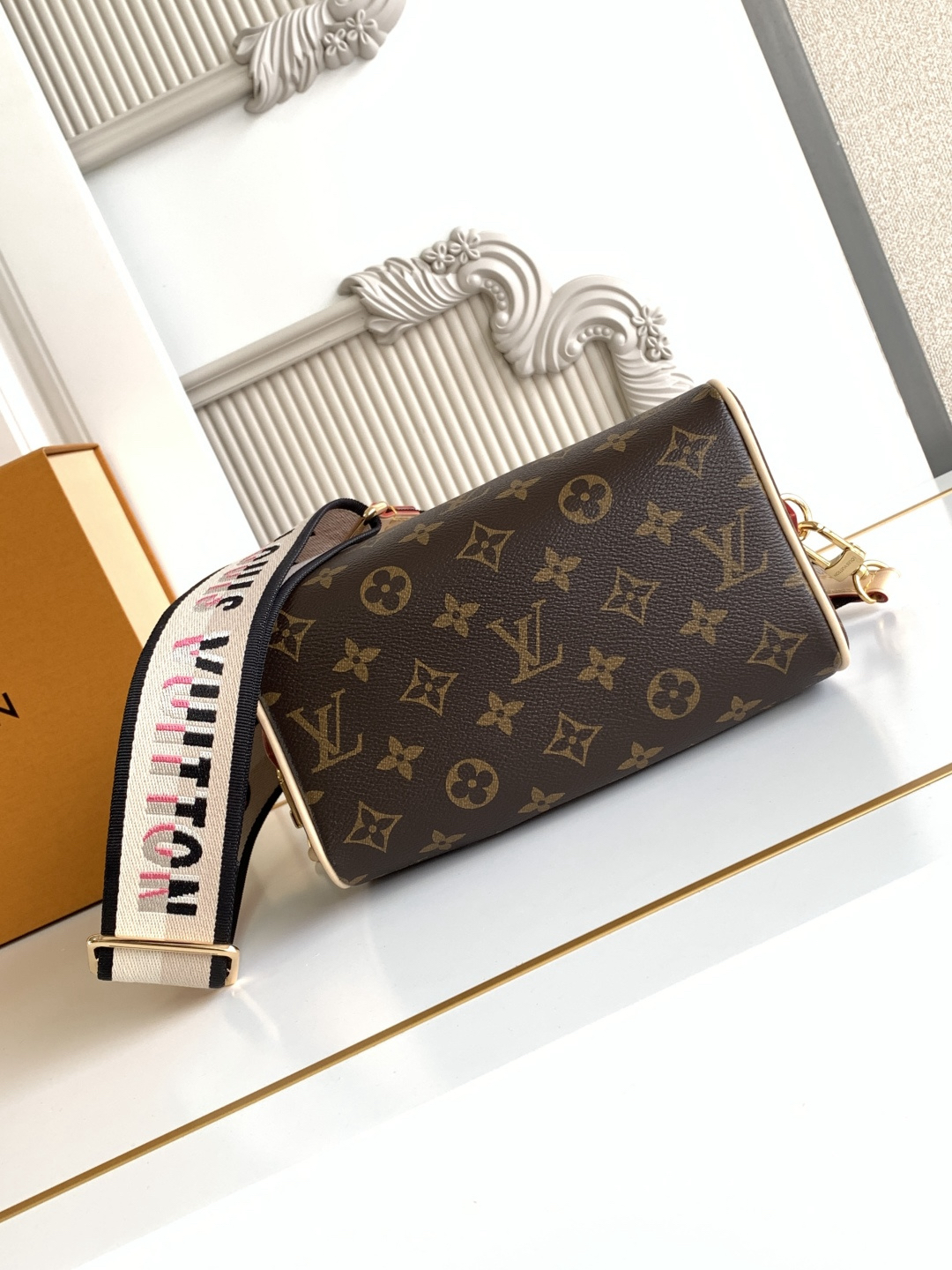 Louis Vuitton Speedy Bandouliere 30 Monogram Canvas Bag - Image 4