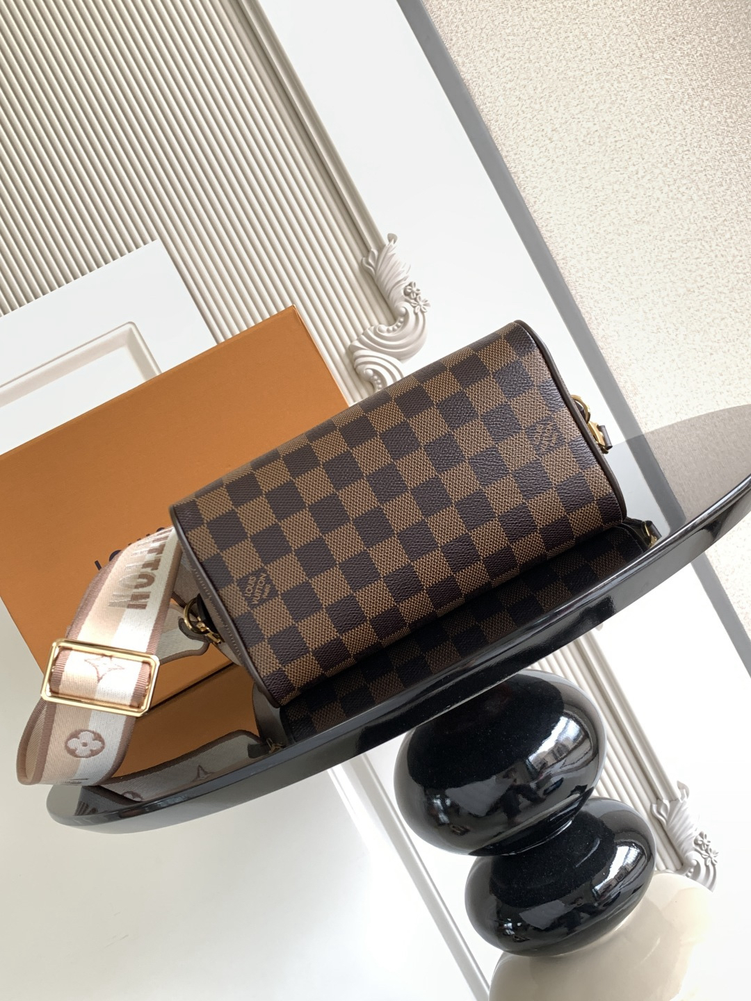 Louis Vuitton N40489 Monogram Crossbody Bag - Image 4