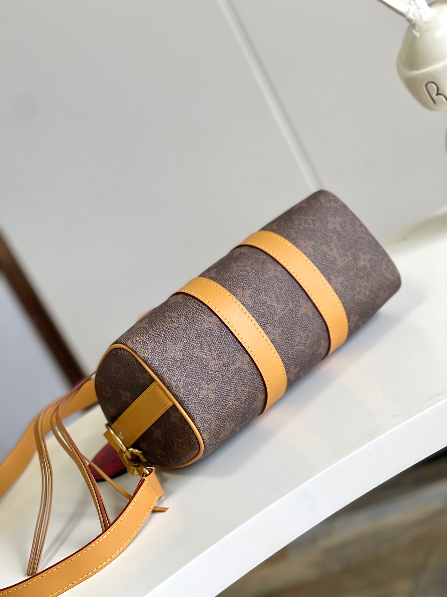 Louis Vuitton Keepall Bandoulière 25 Travel Bag in Monogram Dust Canvas - Image 4