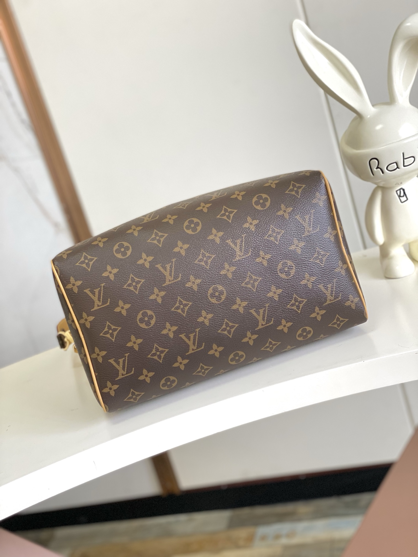 Louis Vuitton Speedy Soft 30 Handbag - Dark Monogram - Image 4