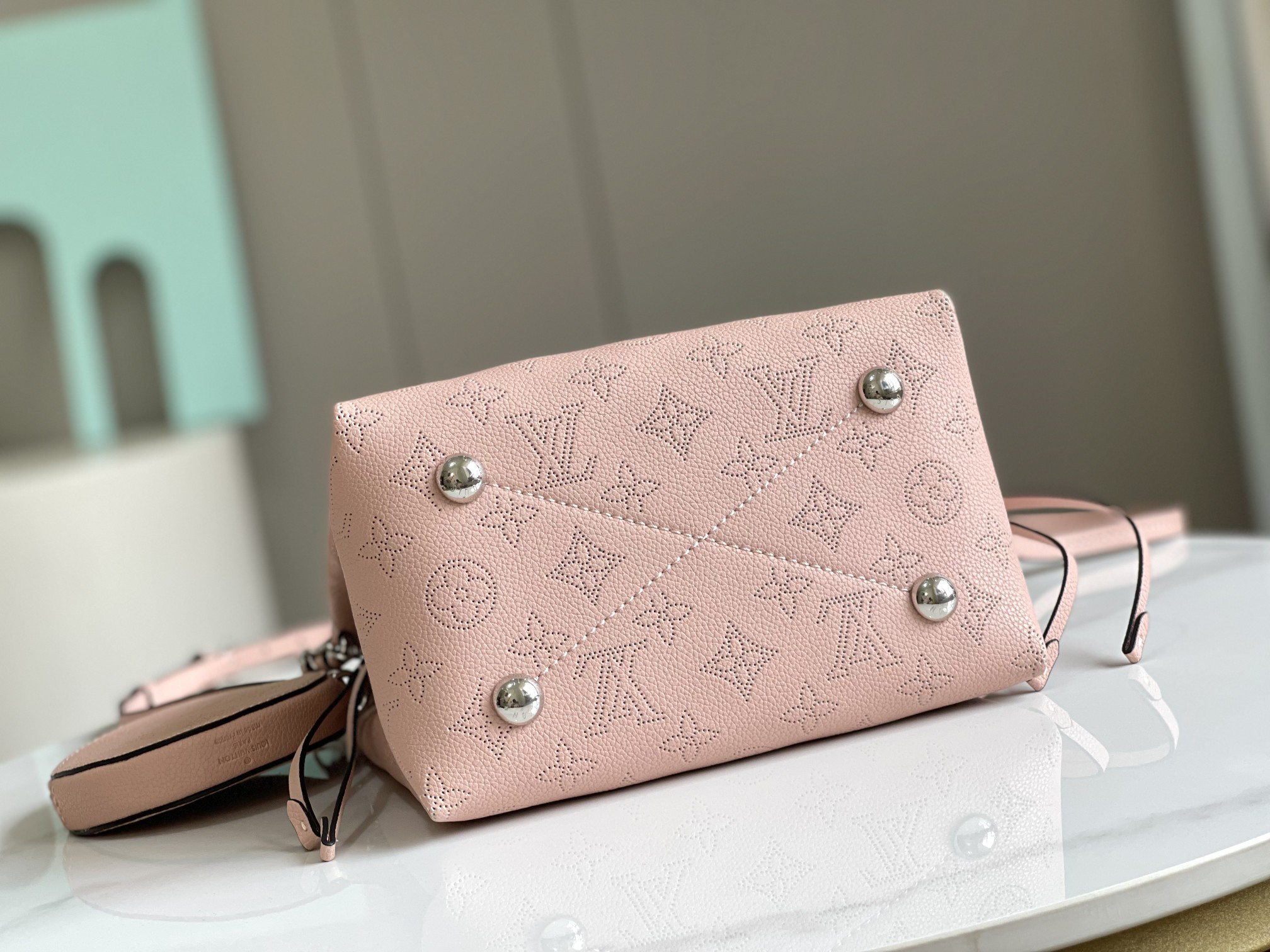 Louis Vuitton Bella Bucket Bag - Image 4