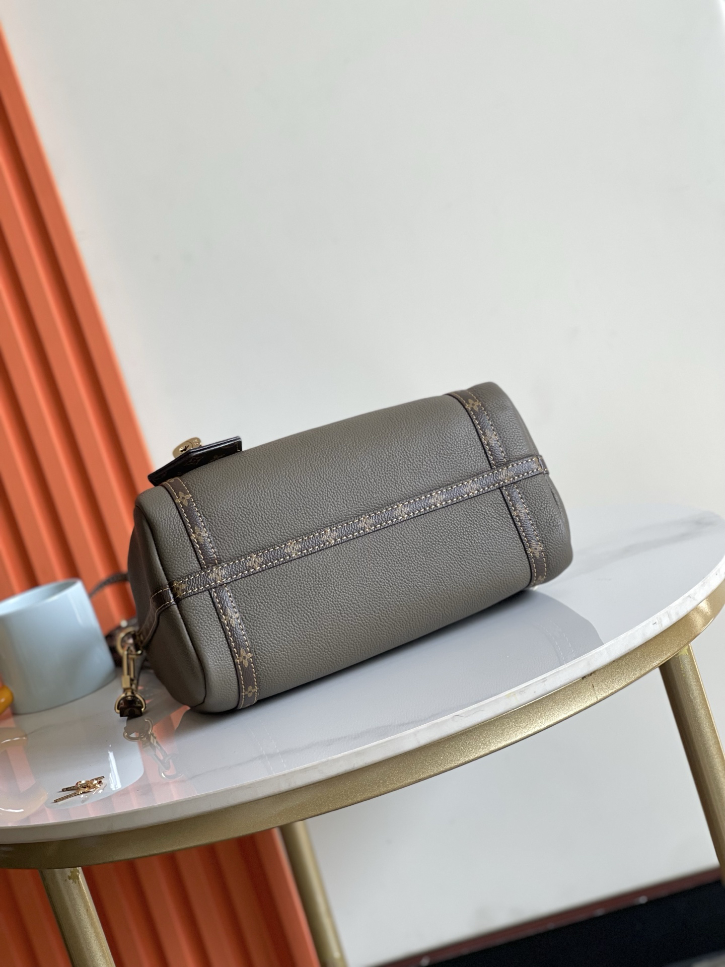 Louis Vuitton Express Small Shoulder Bag in Monogram Canvas - Image 4