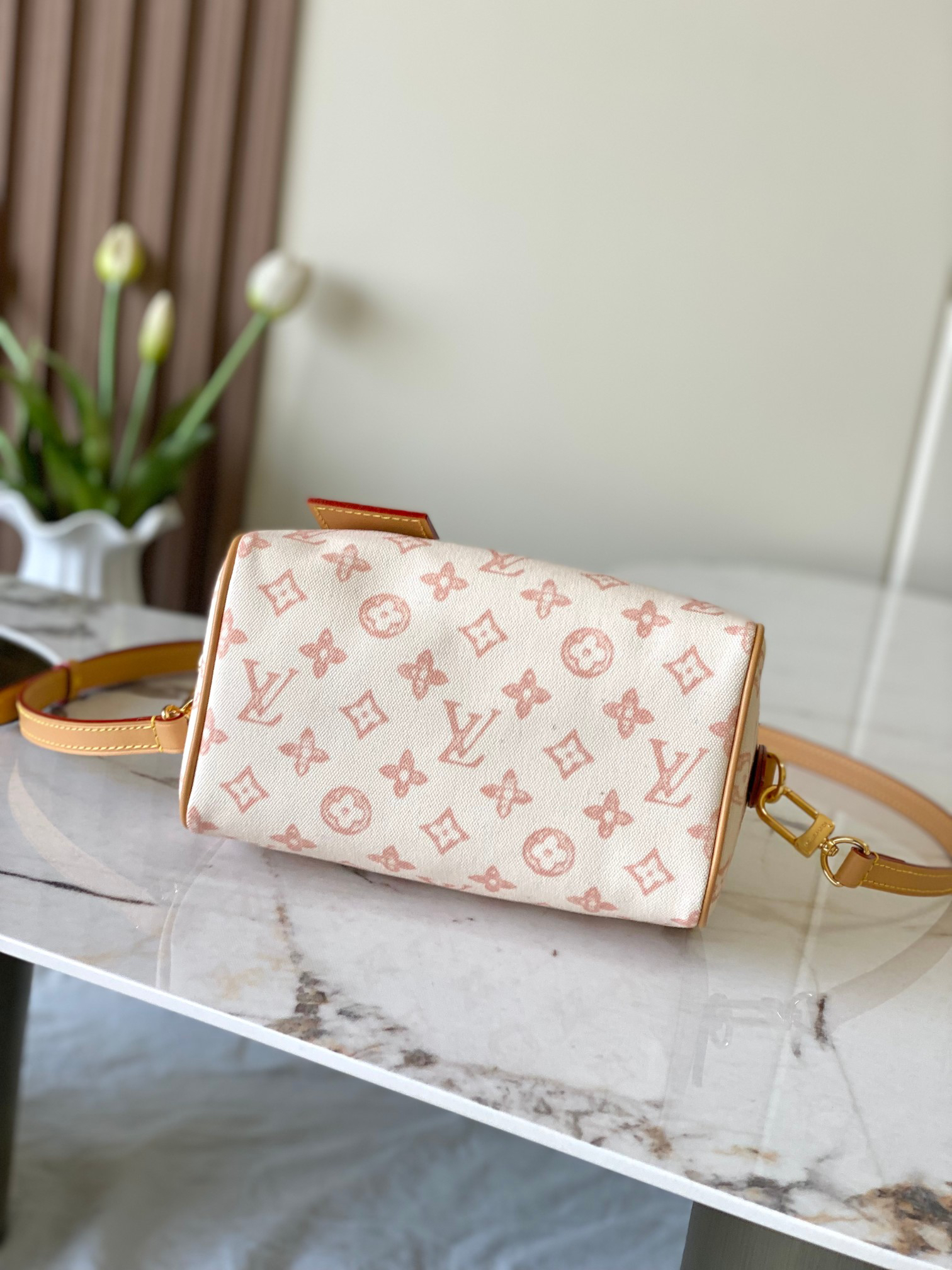 Louis Vuitton Speedy Bandoulière 20 Crossbody Bag - Image 4