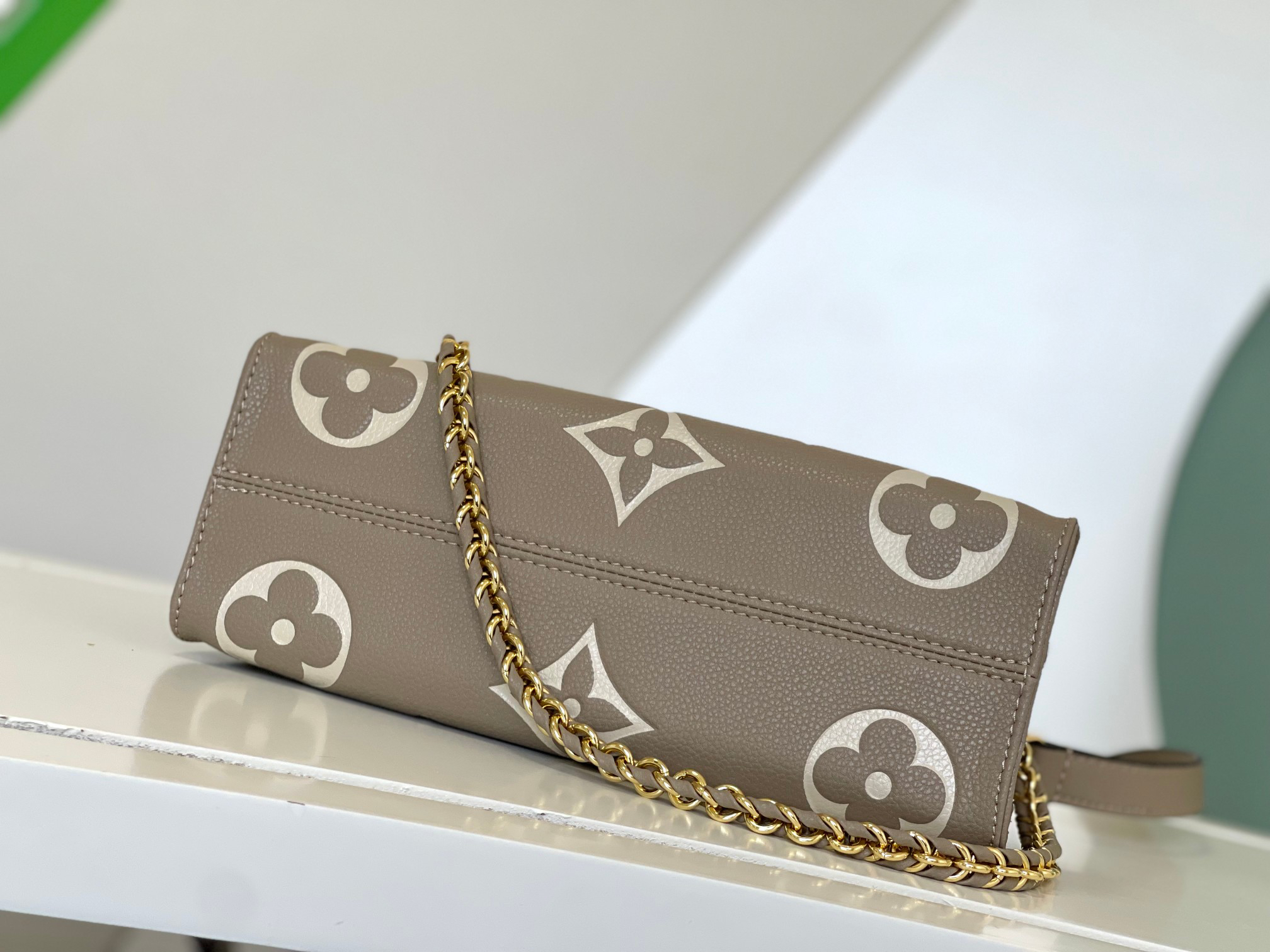 Louis Vuitton OnTheGo Small Handbag in Giant Monogram Leather - Image 4