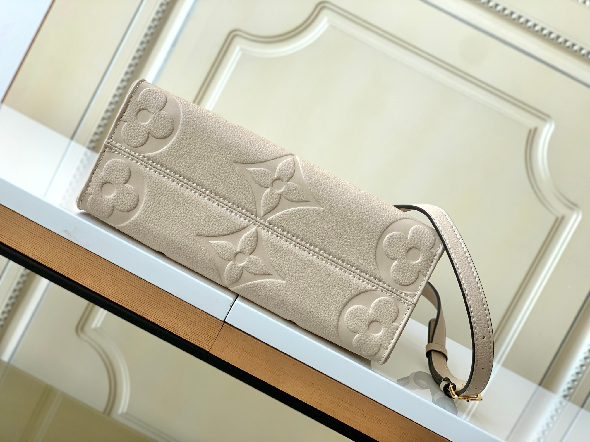 Louis Vuitton OnTheGo Mini Tote Bag in Monogram Empreinte Leather - Image 4