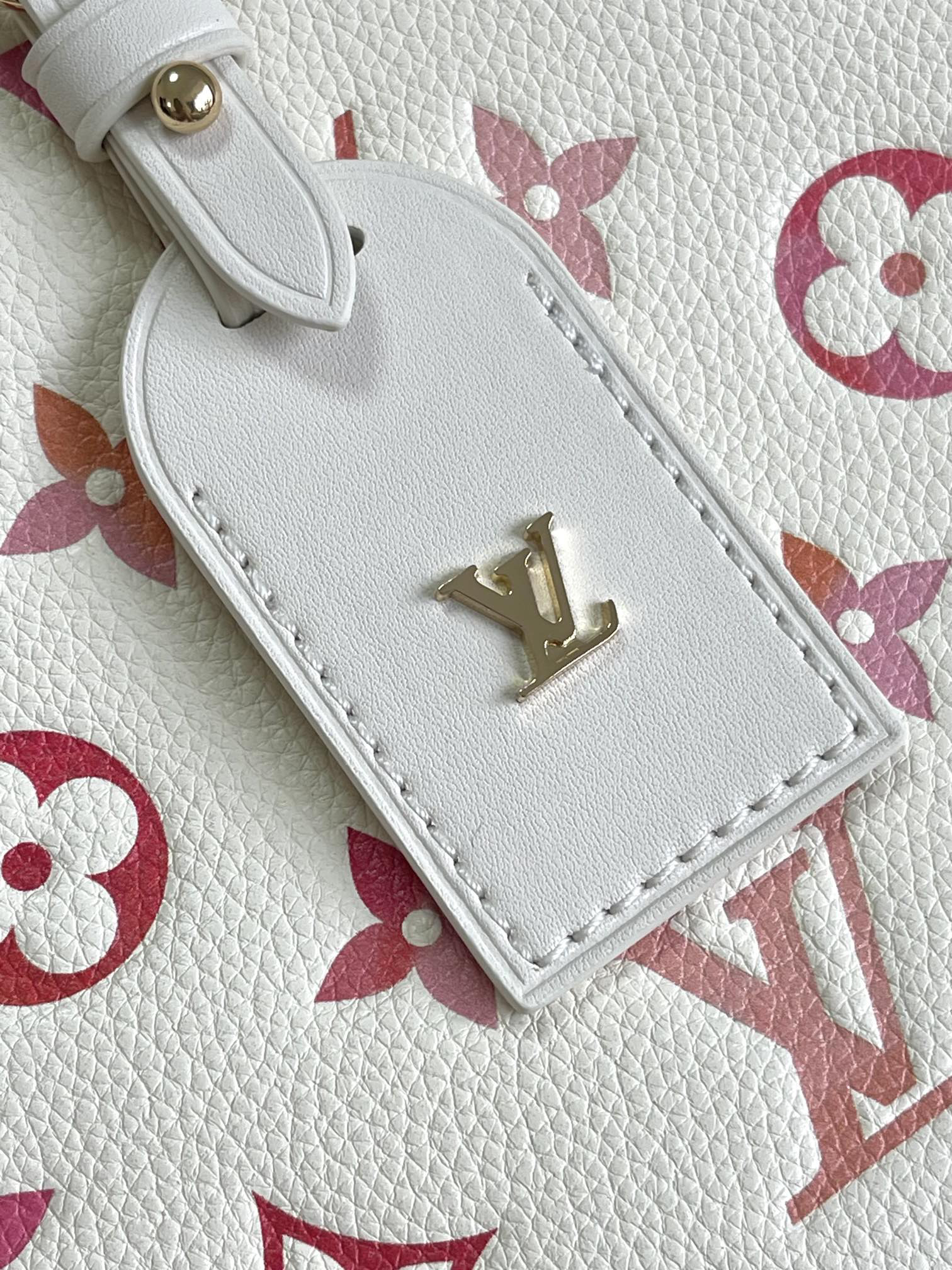 Louis Vuitton CarryAll Small Handbag in Strawberry Red Monogram Empreinte Leather - Image 4