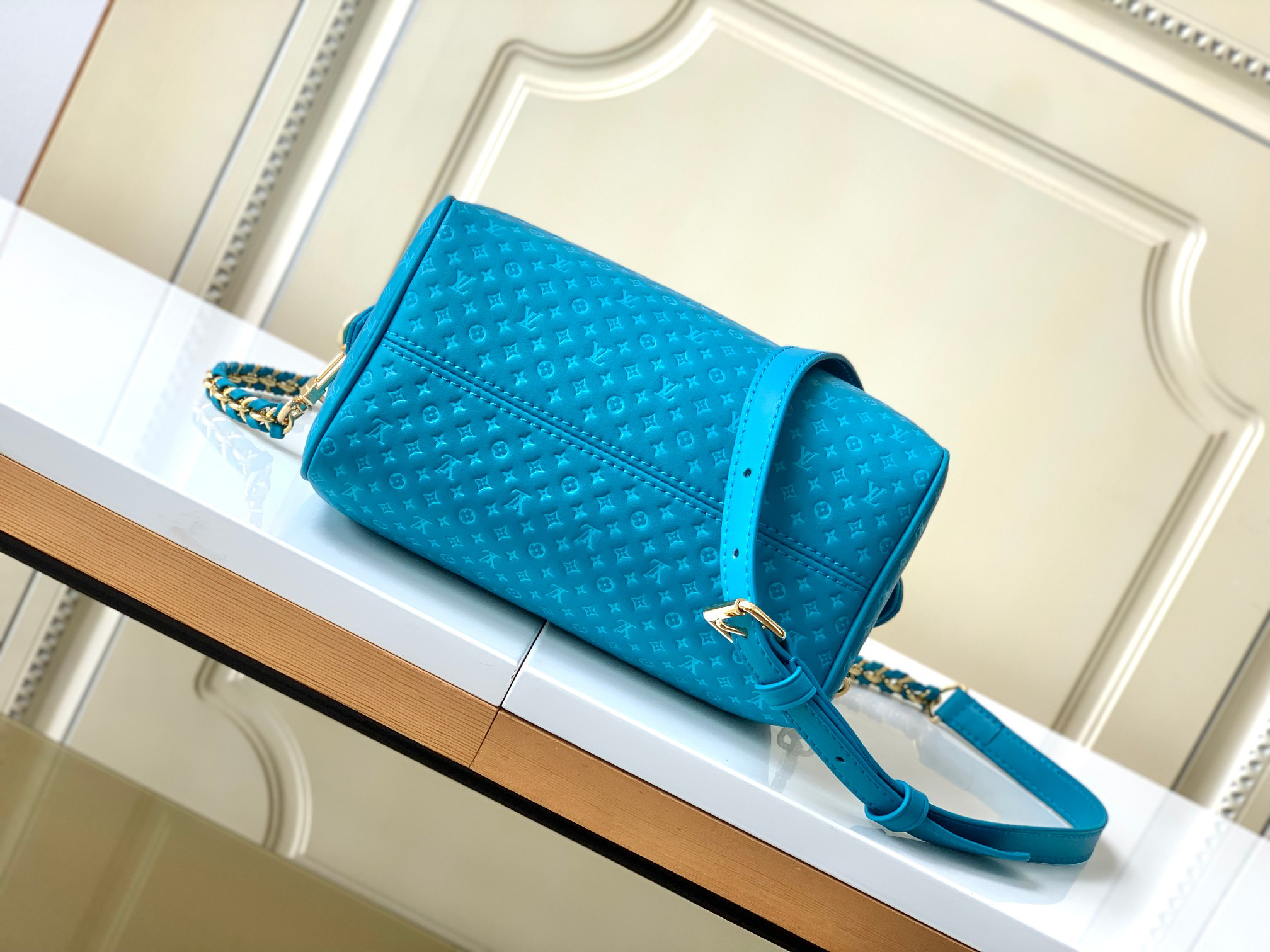 Louis Vuitton Speedy Bandoulière 20 Embossed Leather Crossbody Bag - Image 4