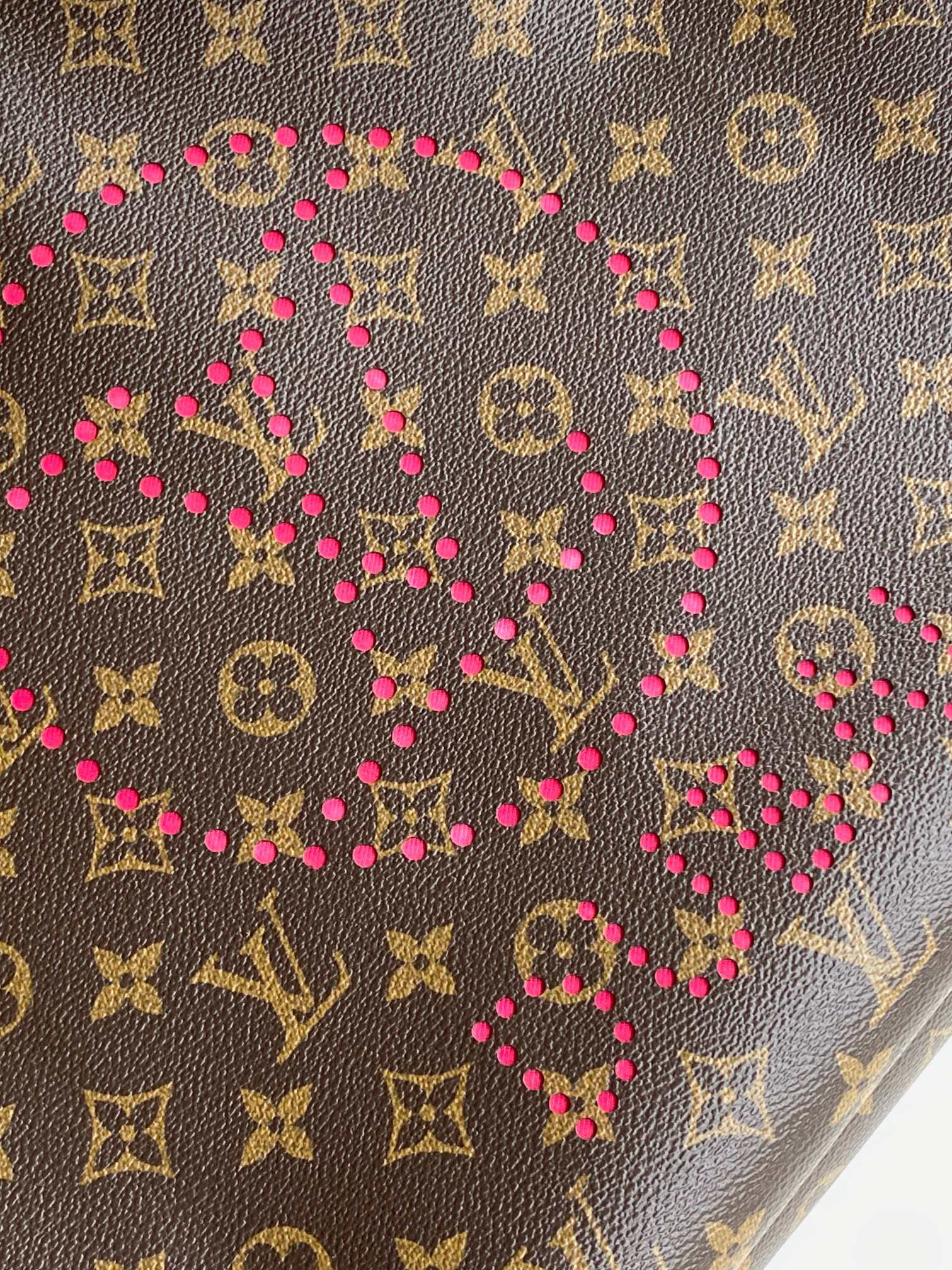 Louis Vuitton Neverfull Large Tote Bag - Image 4
