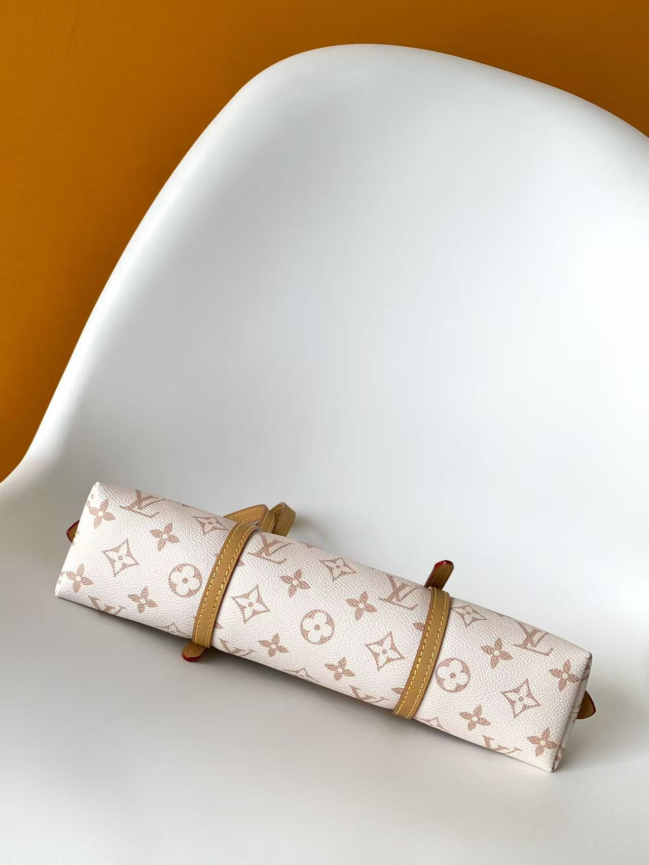 Louis Vuitton Cosmetic Makeup Pouch M28953 - Image 4