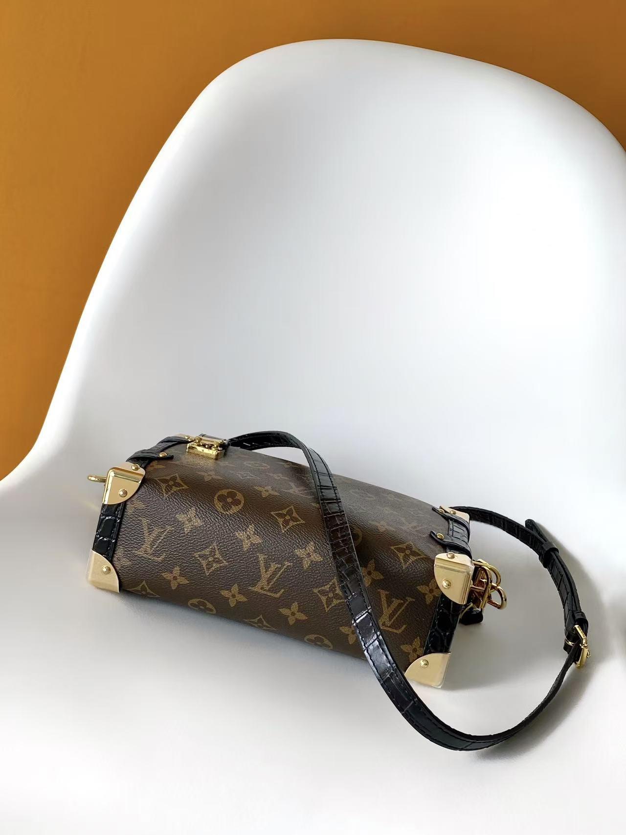 Louis Vuitton Flight Mode Getaway Side Trunk Medium Handbag - Image 4