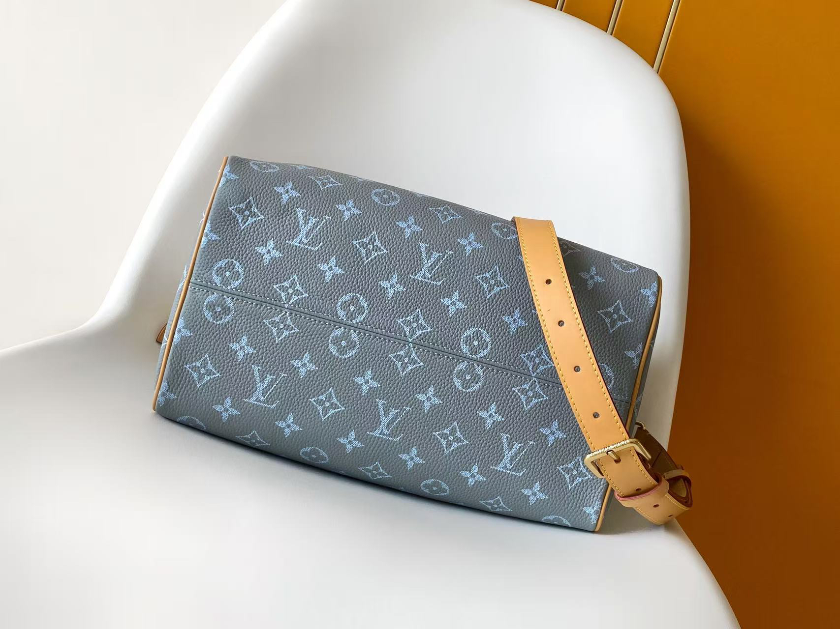 Louis Vuitton Speedy Bandoulière 30 Monogram Leather Handbag - Image 4