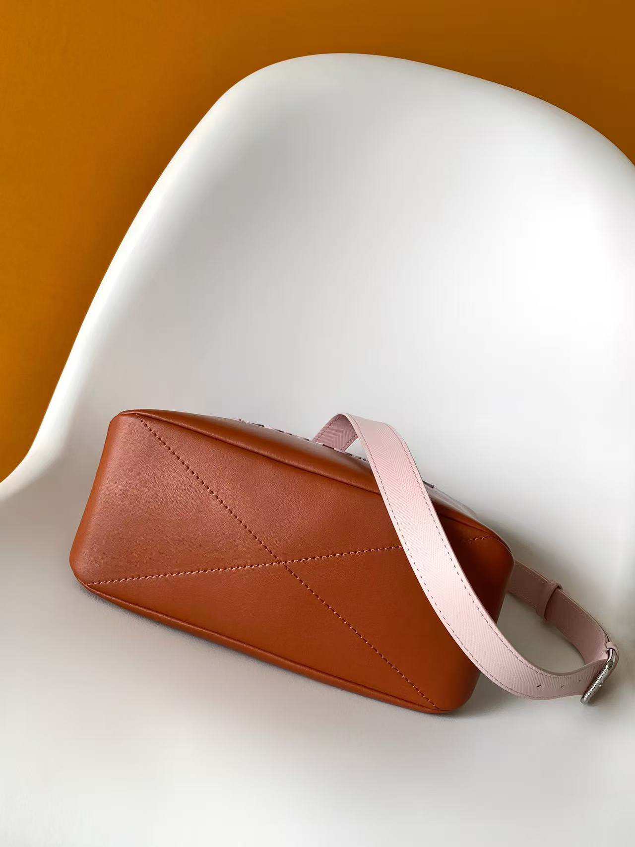Louis Vuitton Medium Leather Handbag - Image 4