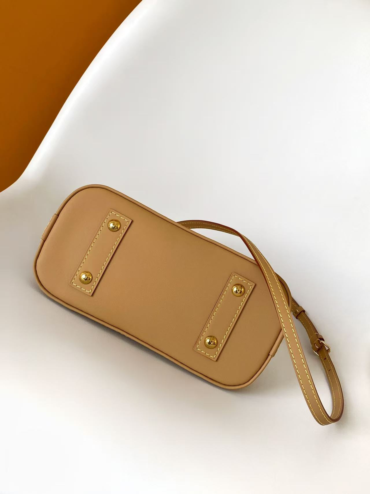 Louis Vuitton Alma BB Monogram Canvas Crossbody Bag - Image 4