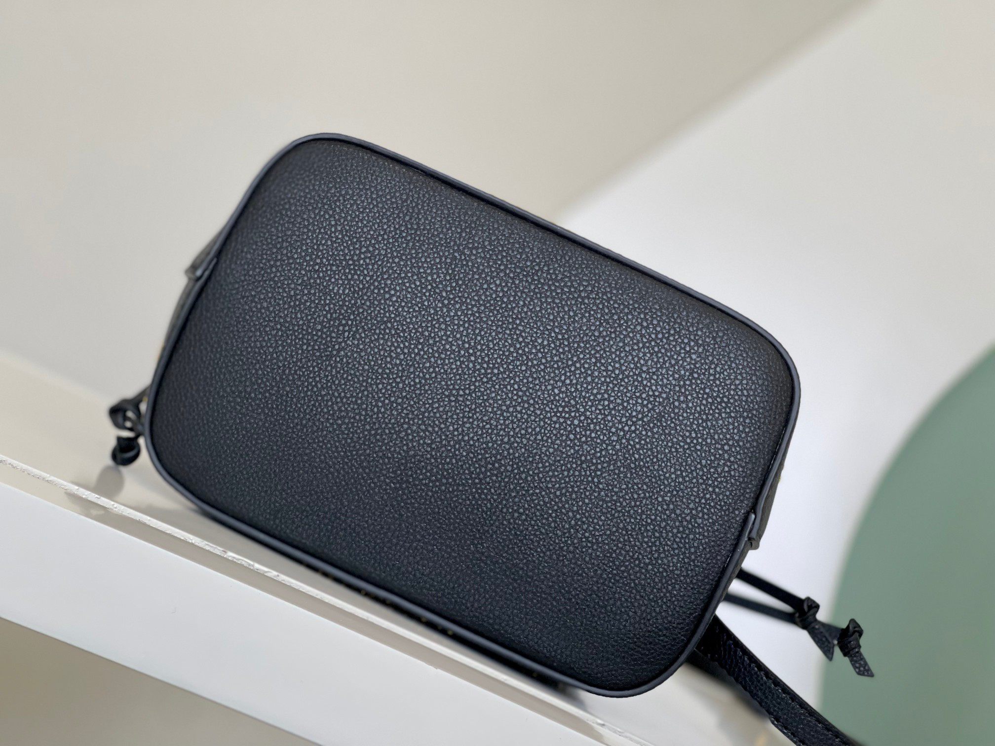 Louis Vuitton NeoNoe BB Bucket Bag M46734 in Black - Image 4