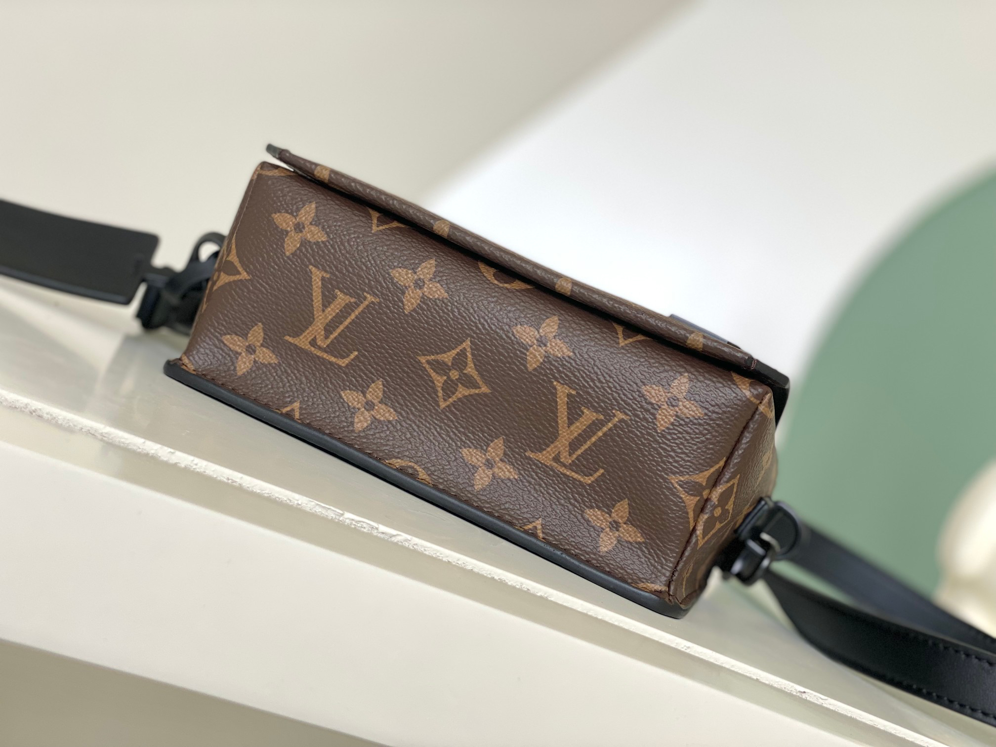 Louis Vuitton Aerogram Mini Flap Crossbody Bag - Image 4