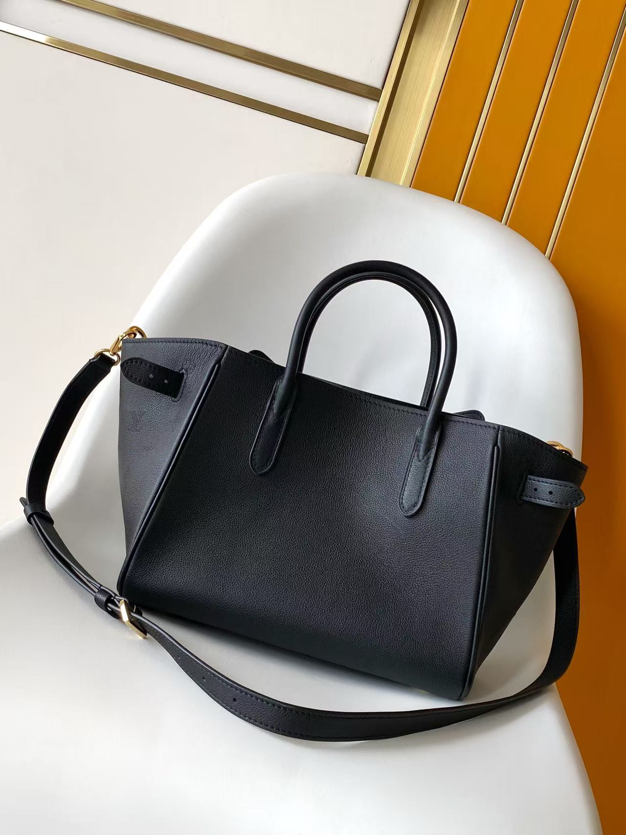 Louis Vuitton Vendôme PM Handbag - Image 4