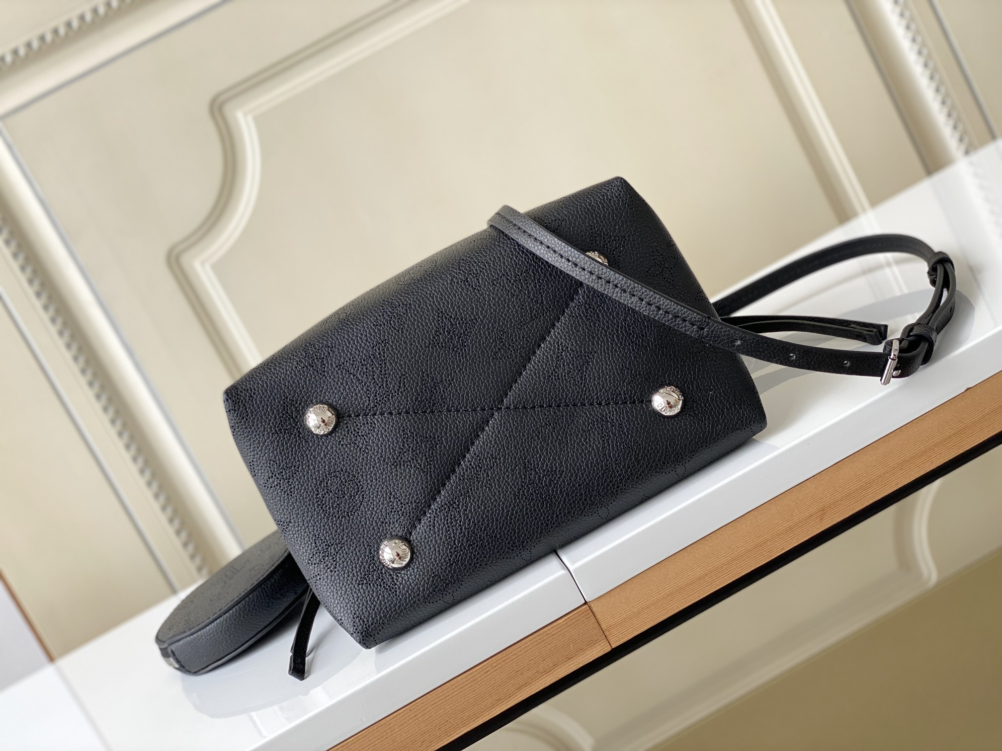 Louis Vuitton Bella Monogram Bucket Bag - Image 4